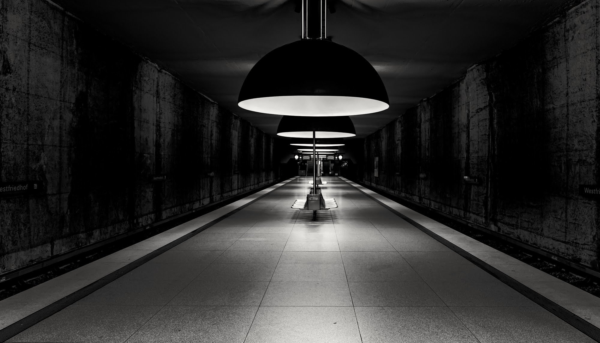 1013682 скачать картинку сделано человеком, метро, германия, фонарь, мюнхен, железнодорожная станция, туннель, под землей - обои и заставки бесплатно