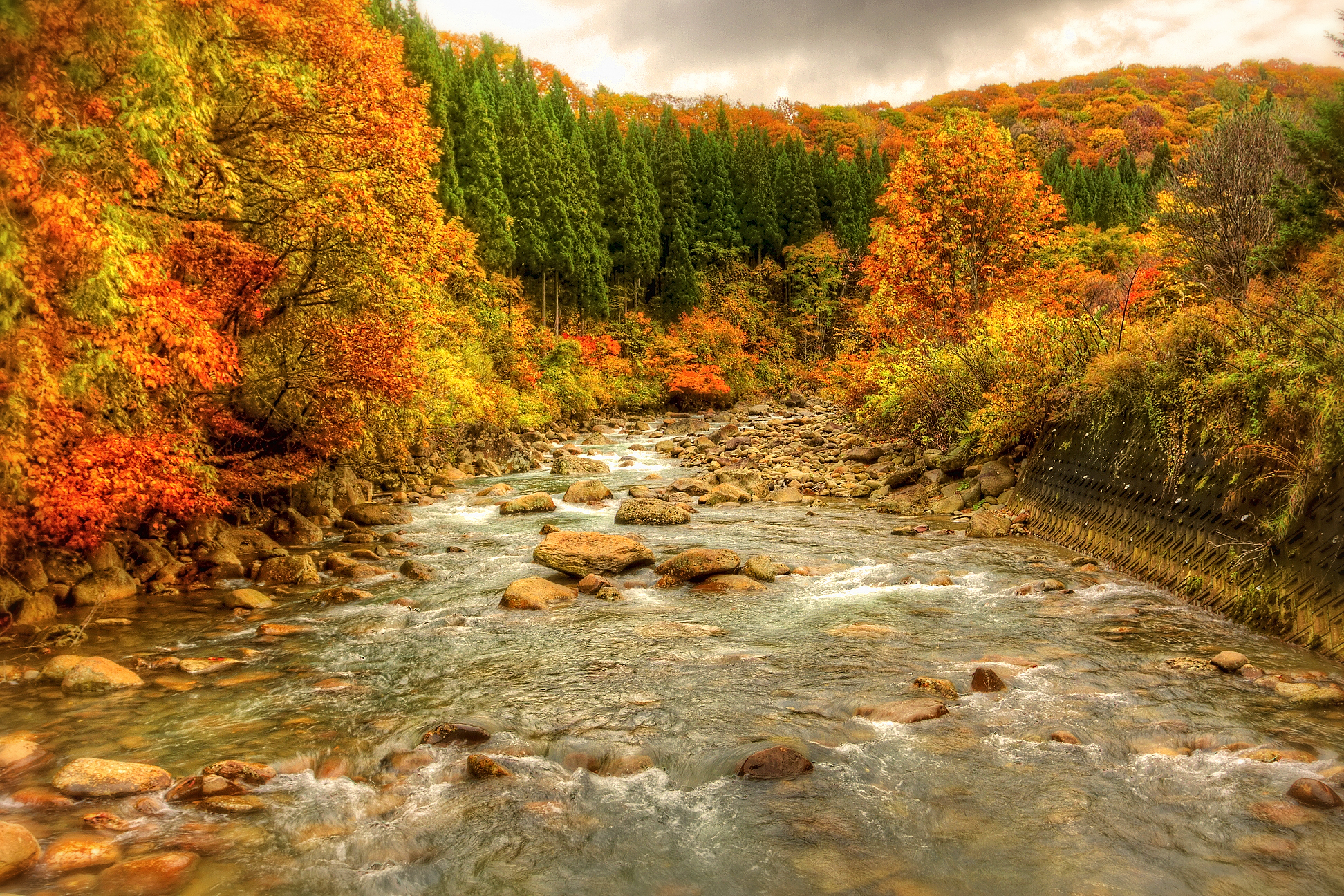 Handy-Wallpaper Landschaft, Herbst, Wald, Fluss, Farben, Gebirge, Bunt, Erde/natur kostenlos herunterladen.