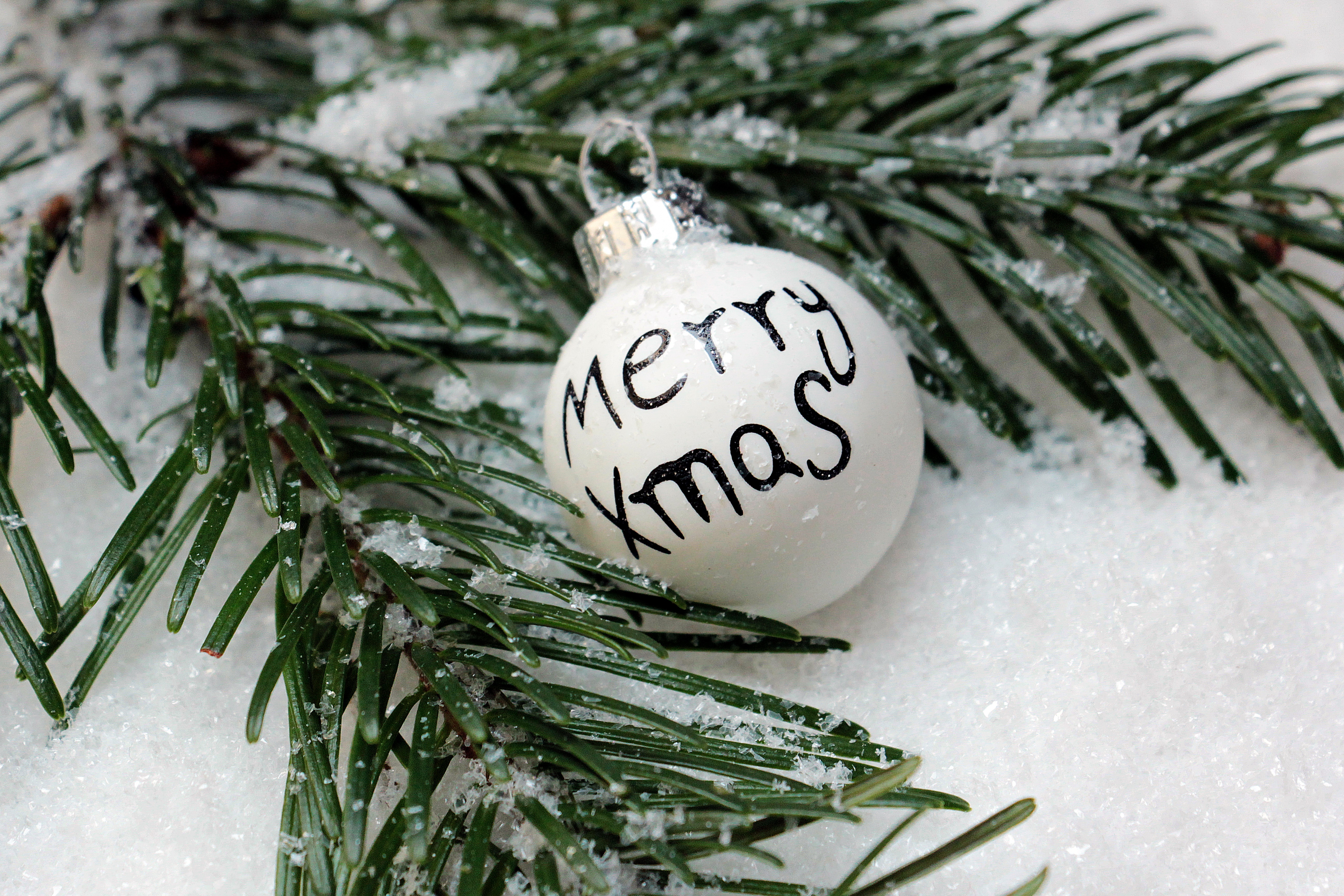 Téléchargez gratuitement l'image Noël, Vacances, Babiole, Décorations De Noël, Neiger, Joyeux Noël sur le bureau de votre PC
