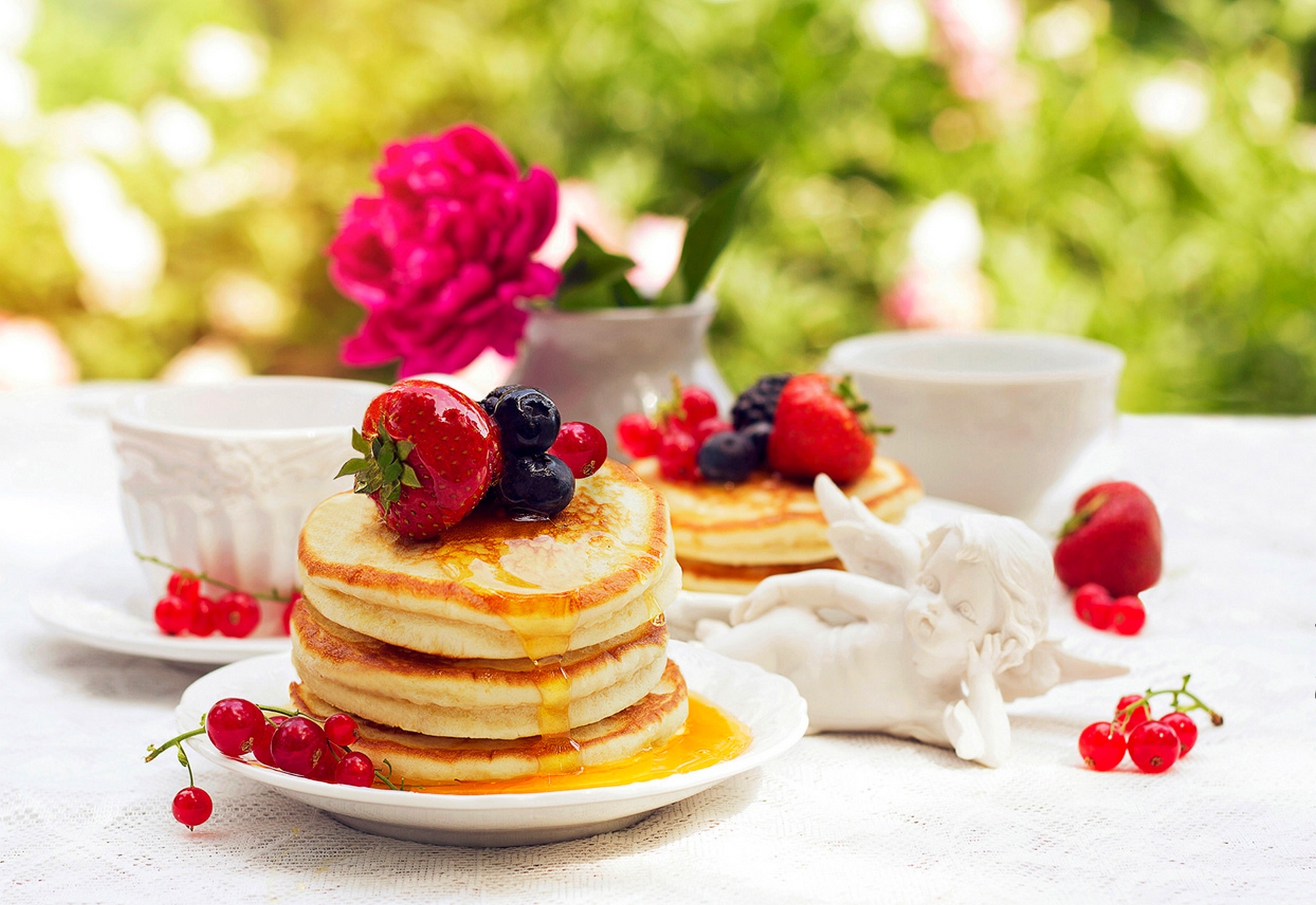 Download mobile wallpaper Food, Strawberry, Blueberry, Breakfast, Pancake, Currants for free.