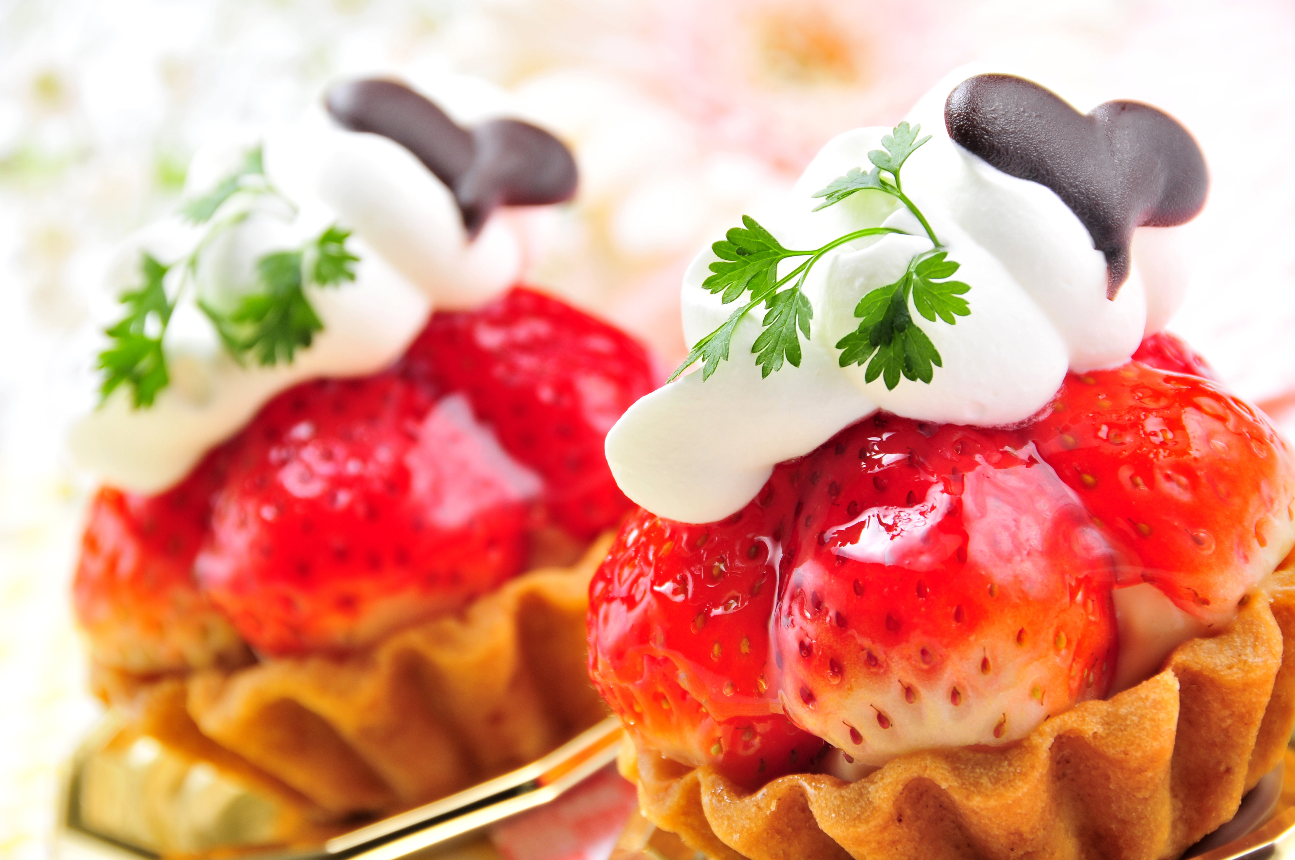 Handy-Wallpaper Erdbeere, Dessert, Süßigkeiten, Nahrungsmittel kostenlos herunterladen.