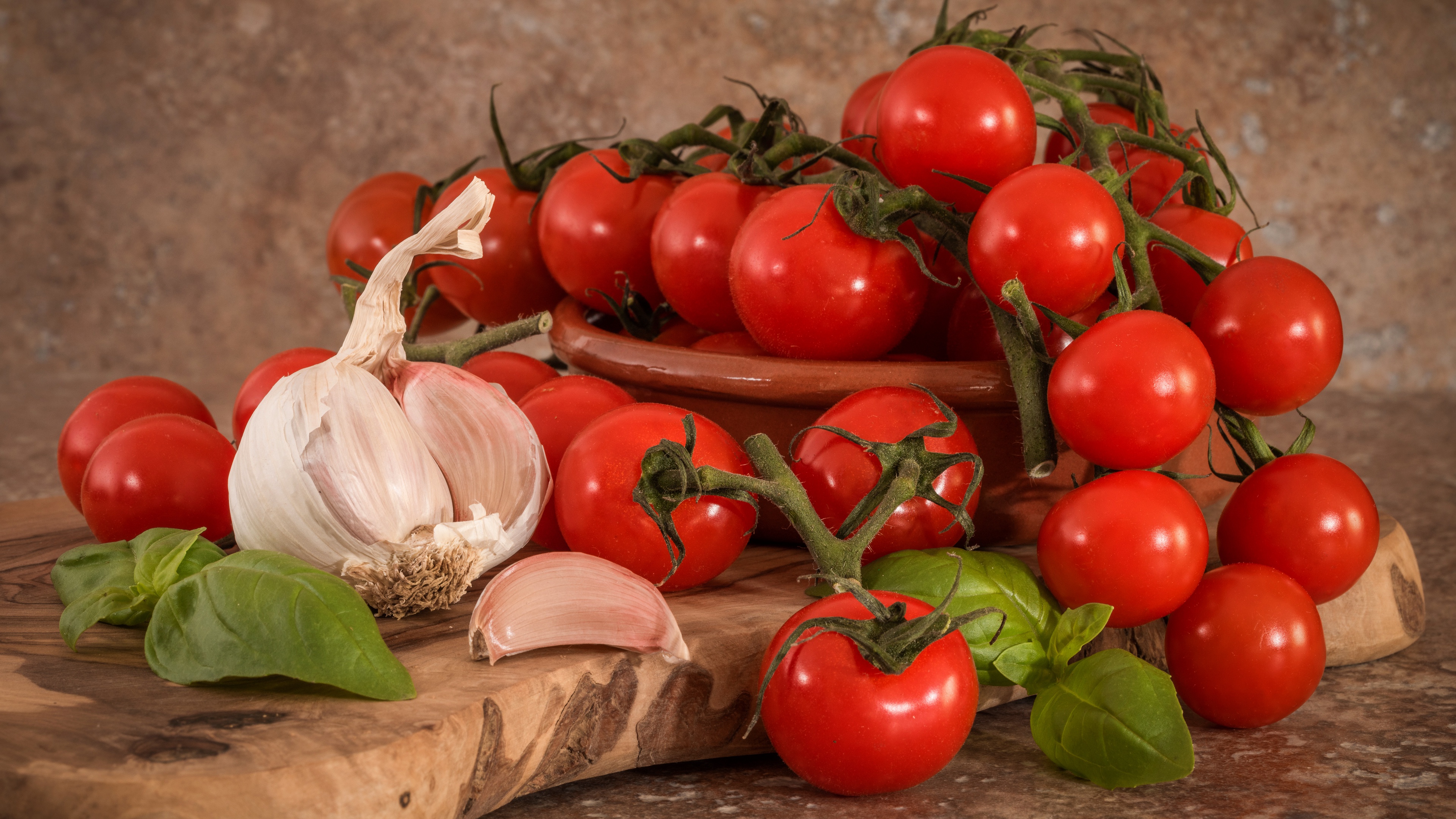 487938 Bild herunterladen nahrungsmittel, tomate, knoblauch, gemüse, früchte - Hintergrundbilder und Bildschirmschoner kostenlos
