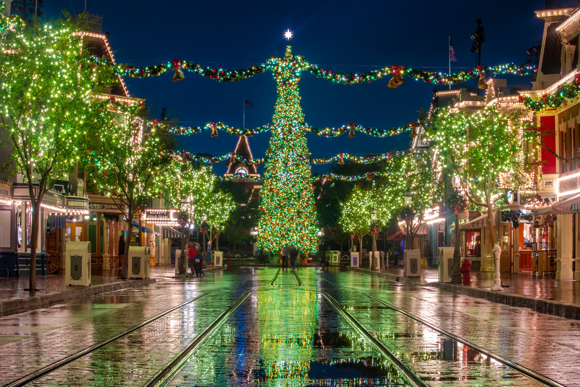 Baixar papel de parede para celular de Natal, Árvore De Natal, Califórnia, Feriados, Luzes De Natal, Disneylândia gratuito.