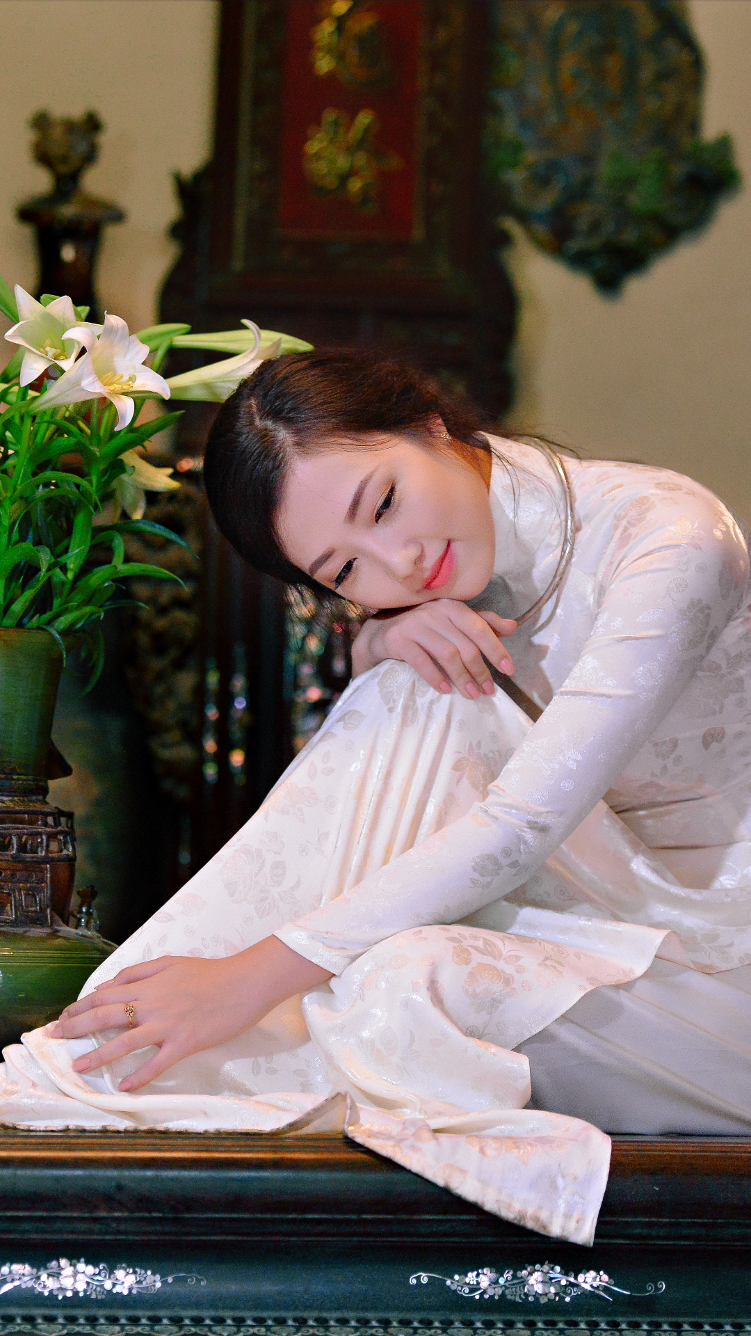 Download mobile wallpaper Lily, Model, Women, Asian, Vietnamese, Ao Dai for free.