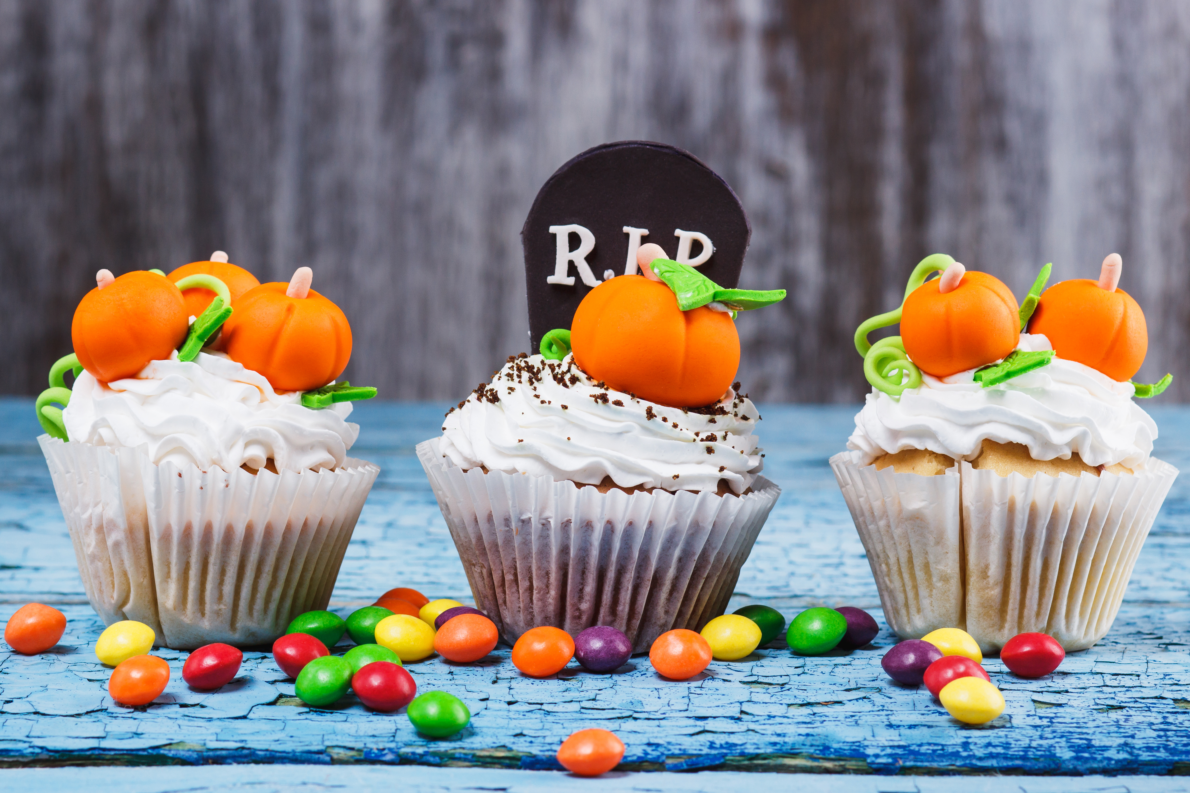 Laden Sie das Creme, Farben, Cupcake, Süßwaren, Nahrungsmittel-Bild kostenlos auf Ihren PC-Desktop herunter