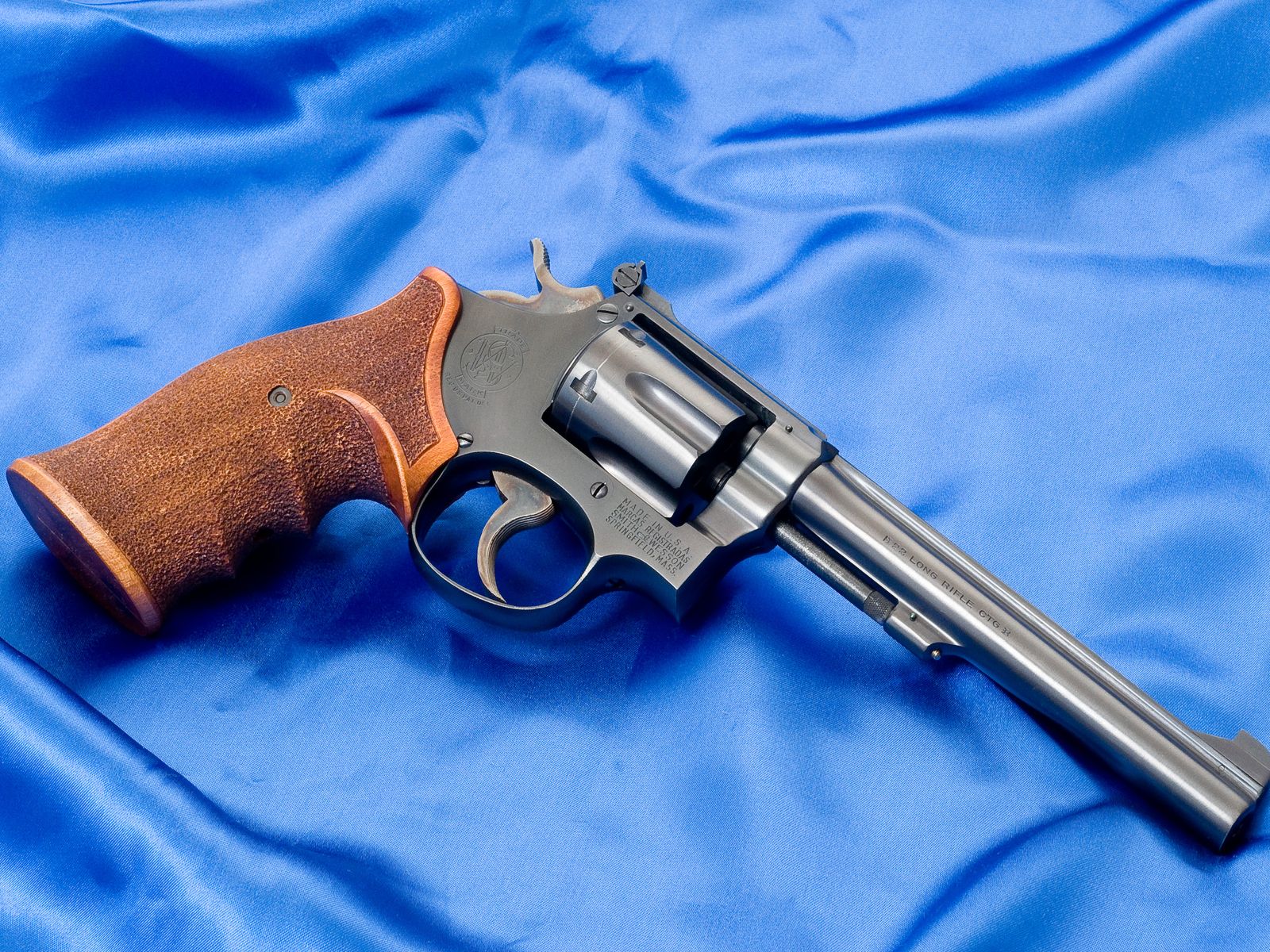 195940 скачать картинку оружие, смит и вессон револьвер - обои и заставки бесплатно
