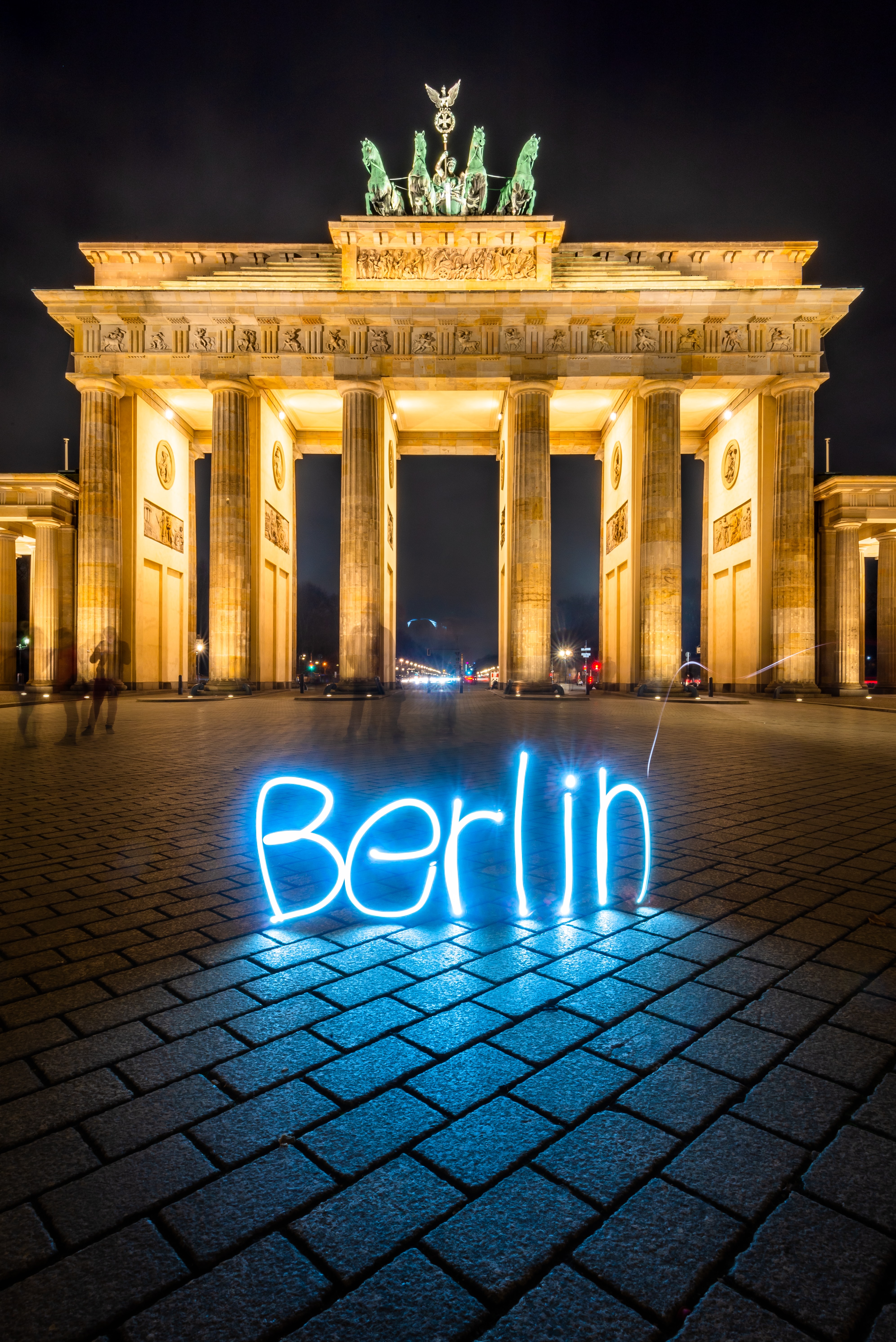 83292 скачать обои берлин (berlin), архитектура, неон, города, фризлайт, свечение - заставки и картинки бесплатно