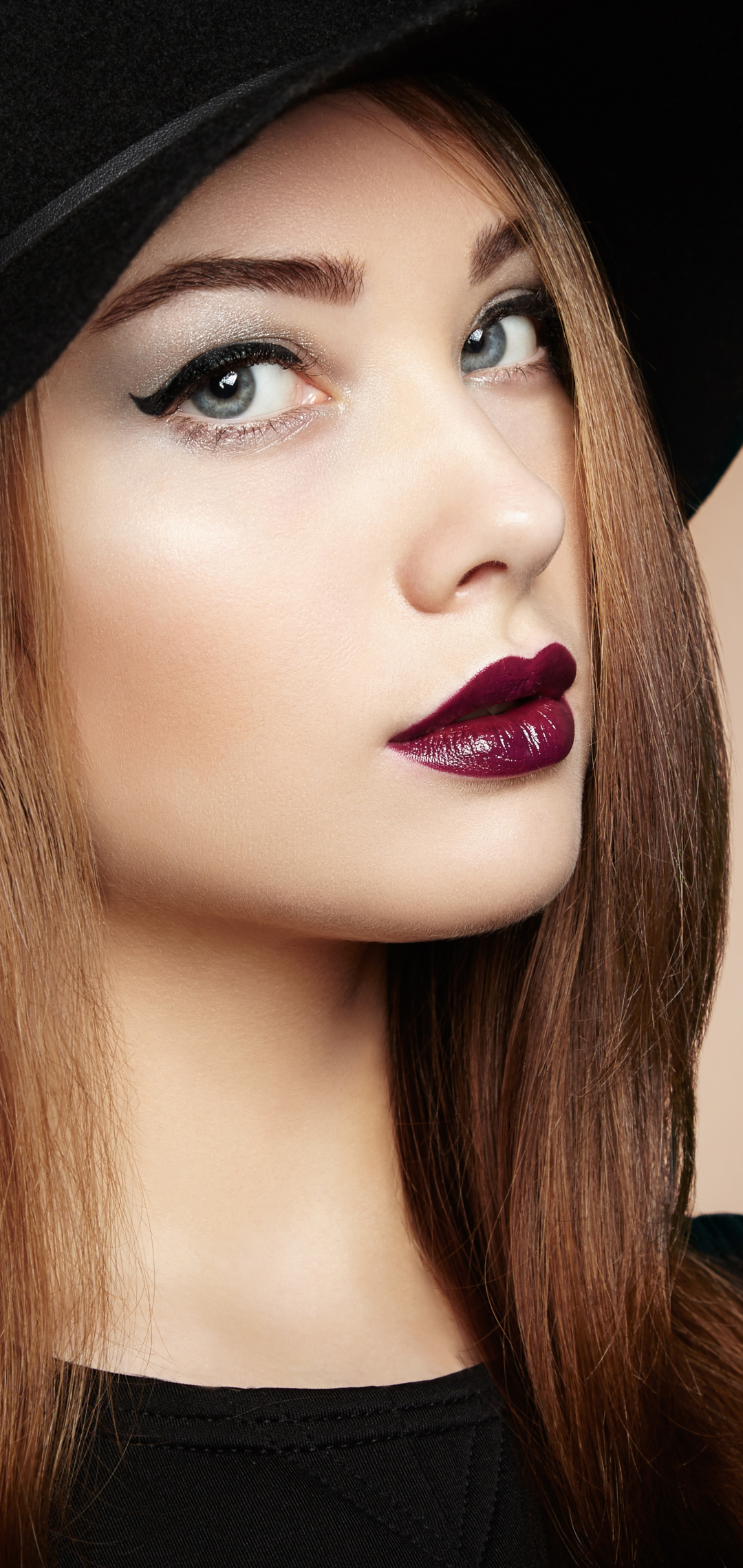 Download mobile wallpaper Close Up, Hat, Brunette, Model, Women, Blue Eyes, Lipstick for free.