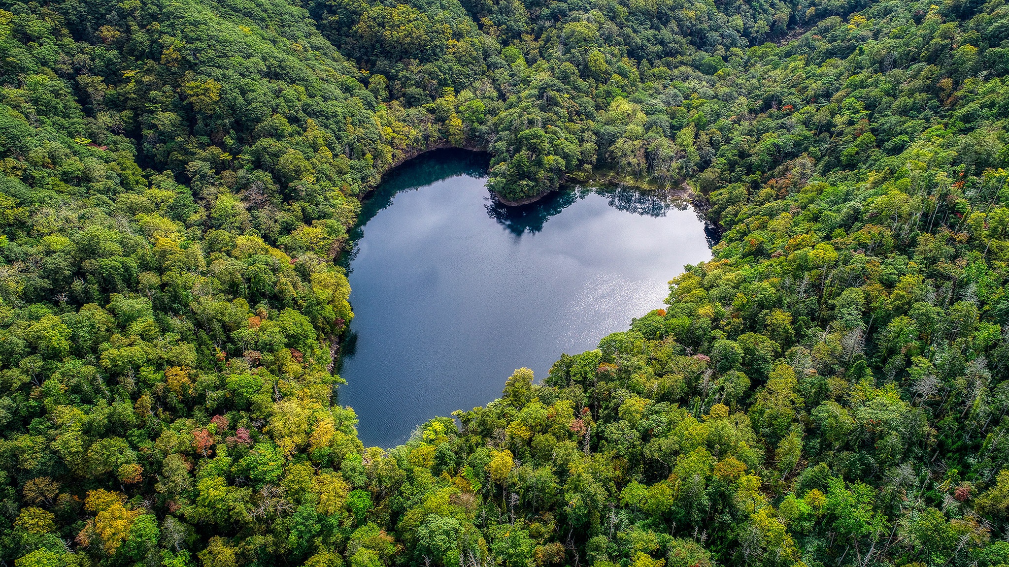 Free download wallpaper Nature, Lakes, Lake, Forest, Earth, Japan, Heart Shaped, Toyoni Lake on your PC desktop