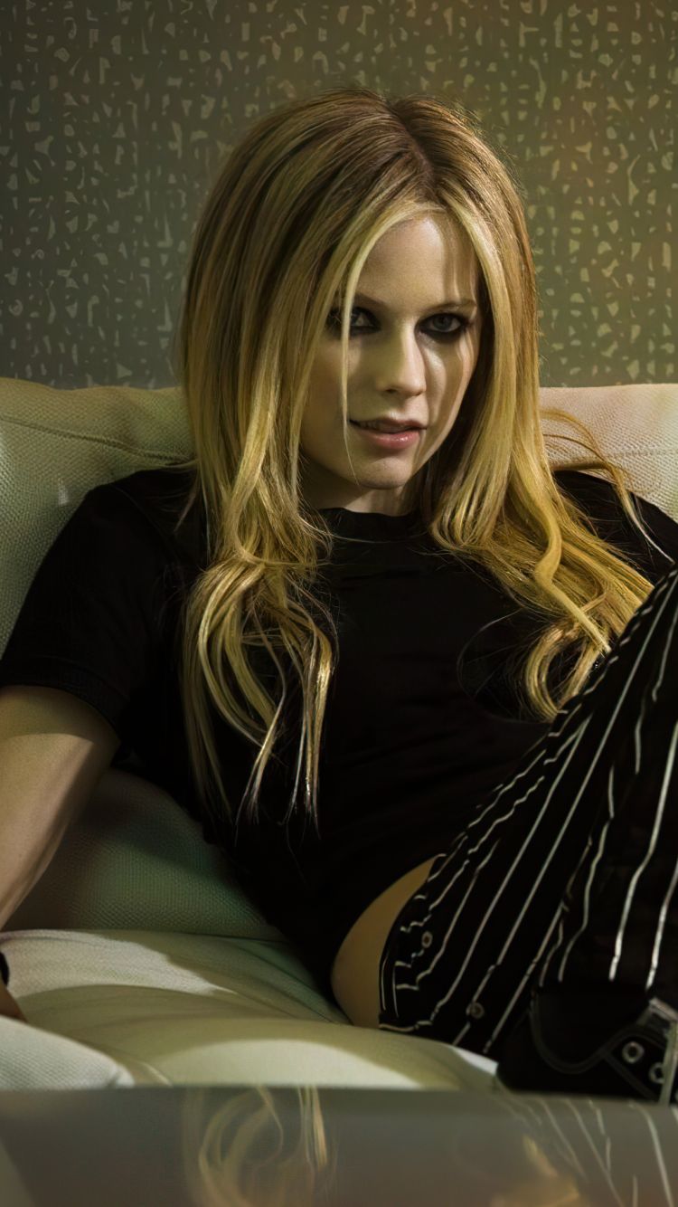 Avril Lavigne  4k Wallpaper
