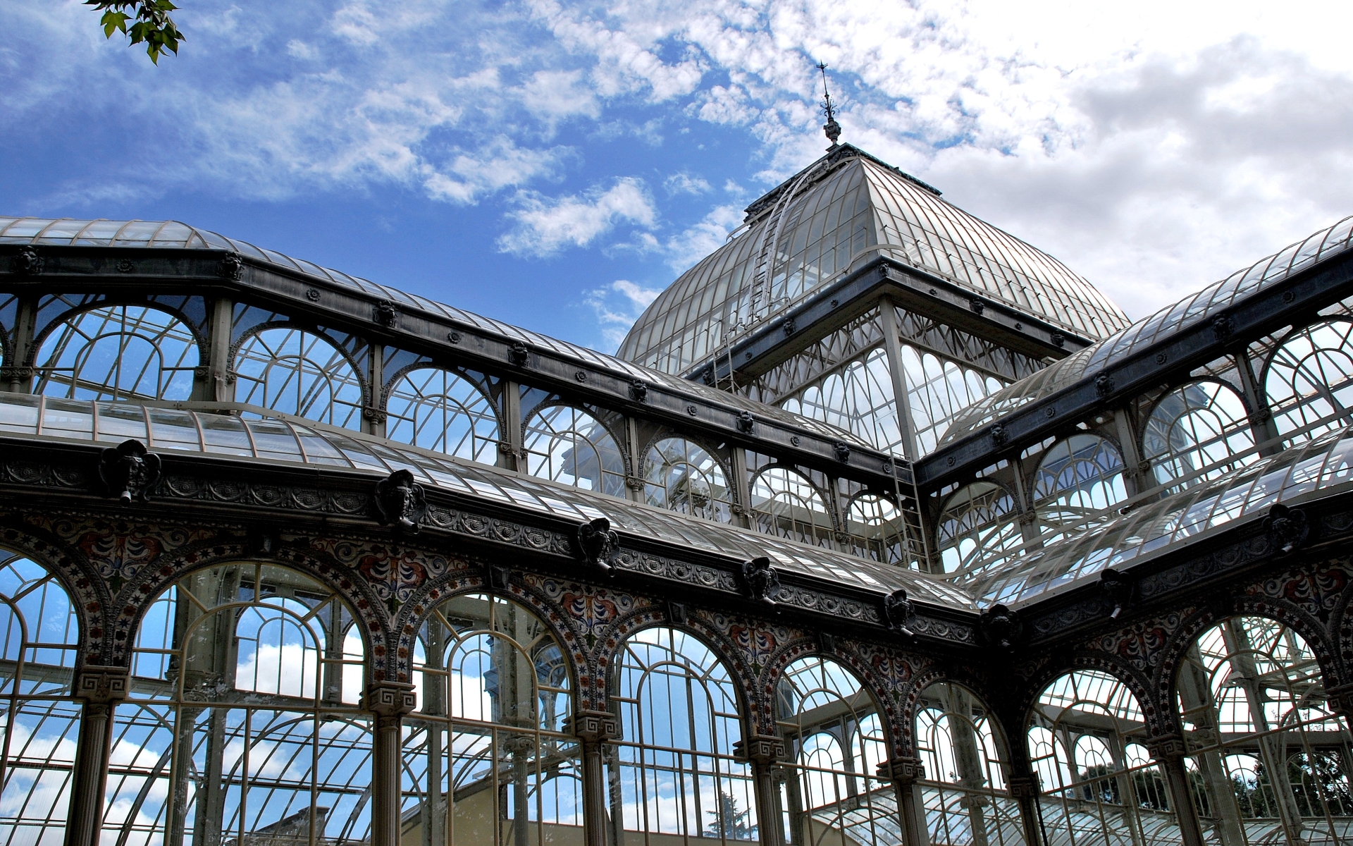 man made, palacio de cristal