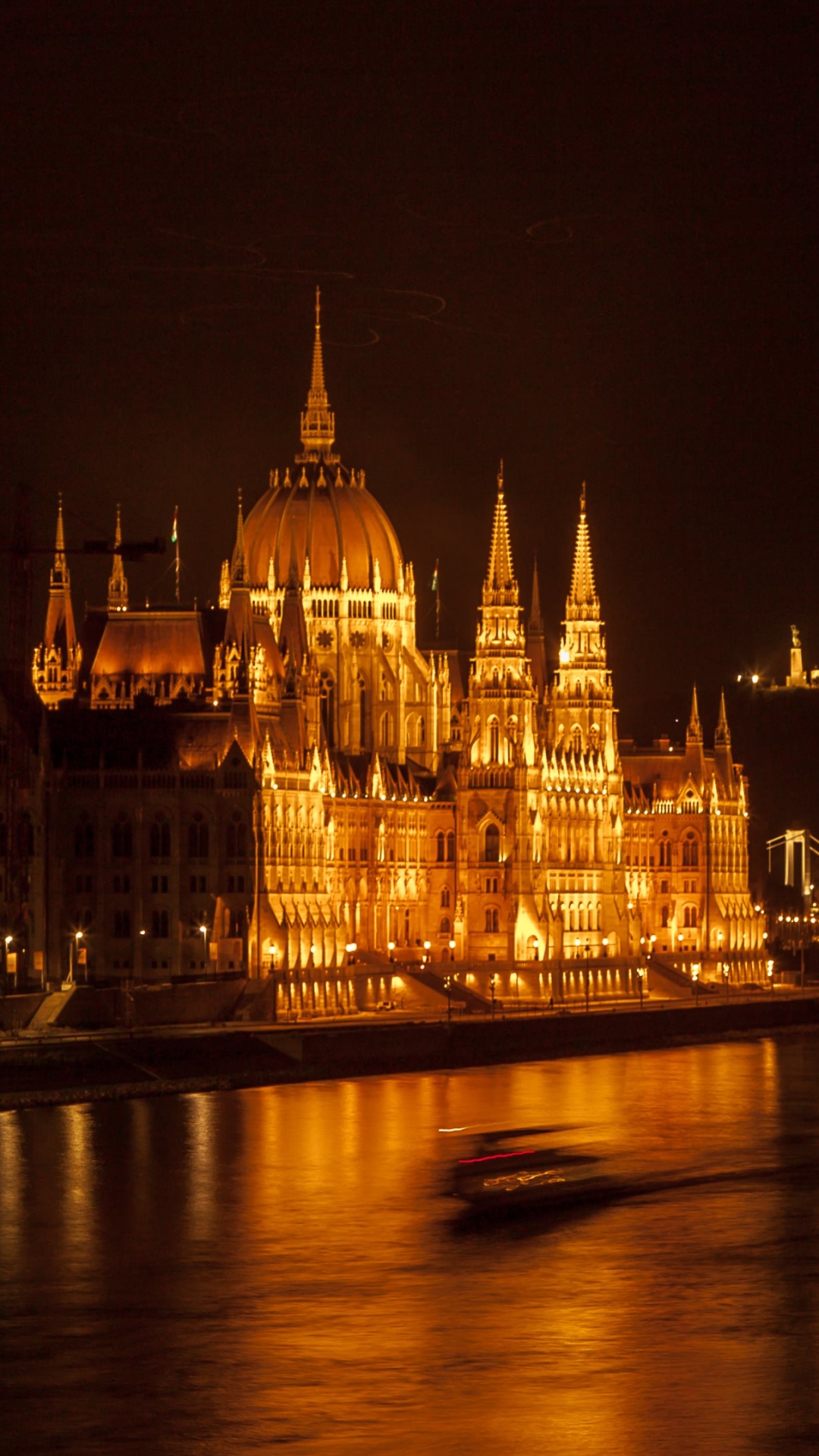Скачать картинку Города, Ночь, Здание, Будапешт, Строительство, Сделано Человеком в телефон бесплатно.