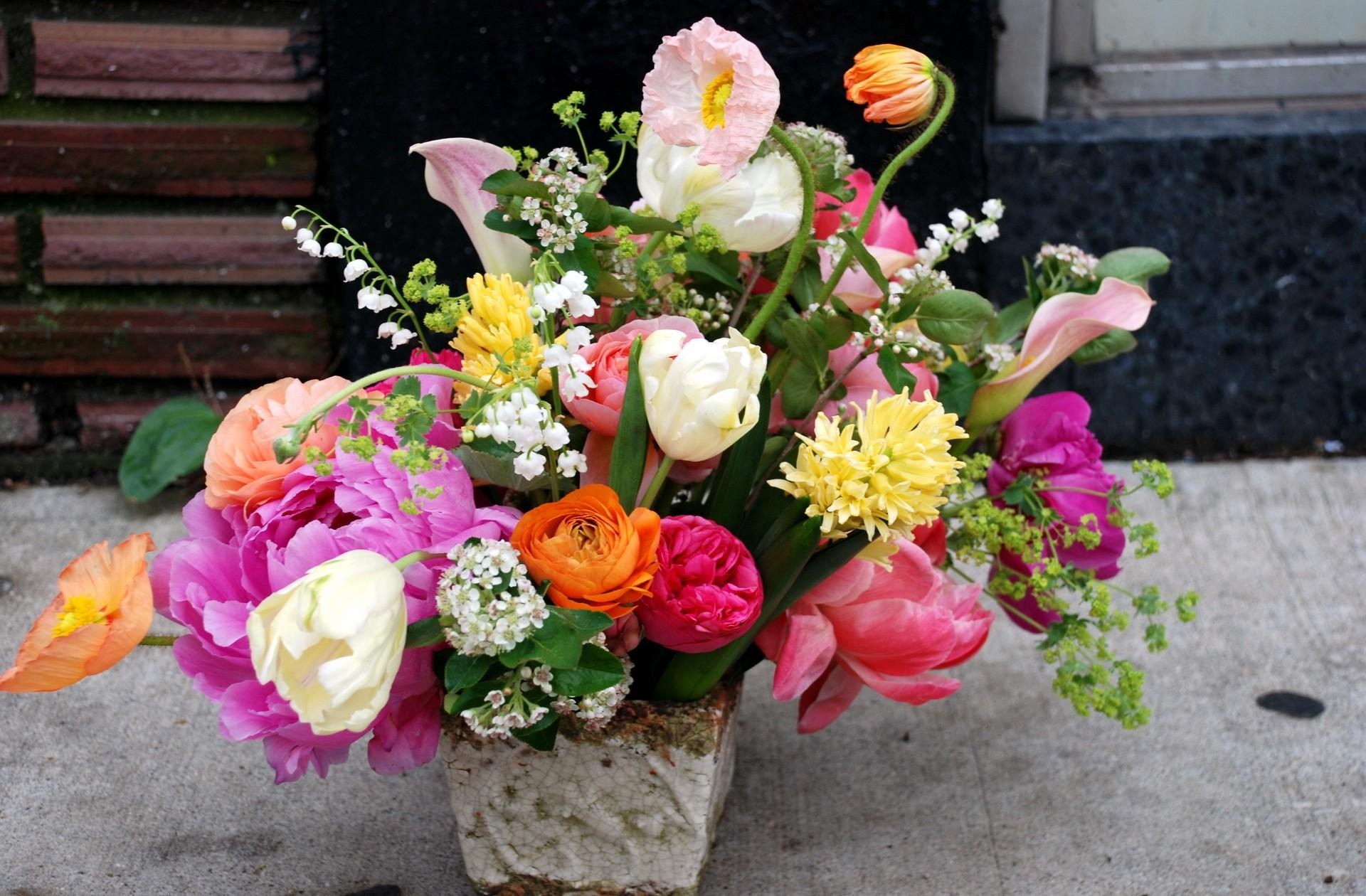 61070 скачать обои ландыши, цветы, пионы, ранункулюс, тюльпаны, букет, разнообразие, чайное дерево - заставки и картинки бесплатно