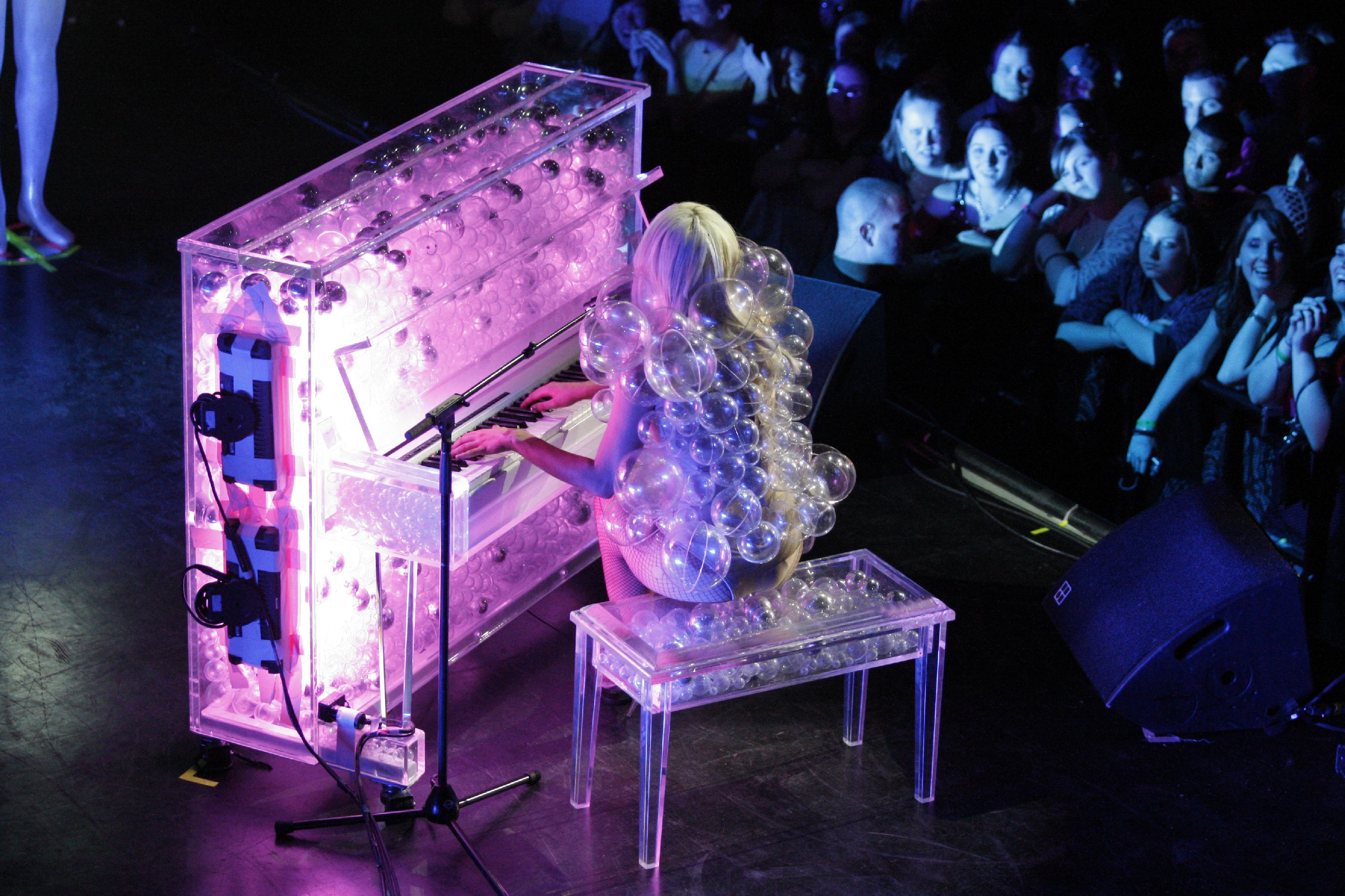 Téléchargez des papiers peints mobile Lady Gaga, Musique gratuitement.