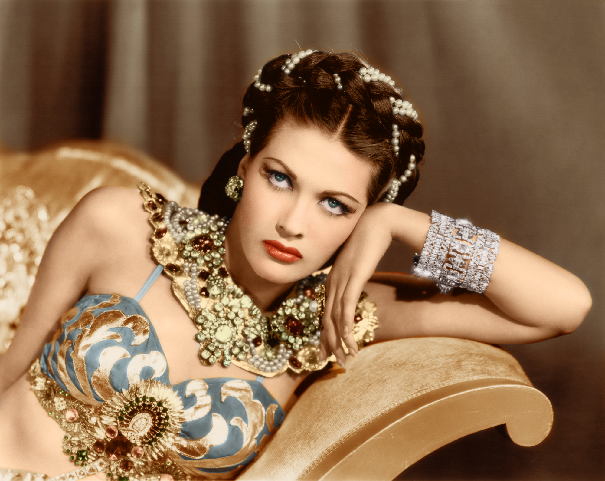 Télécharger des fonds d'écran Yvonne De Carlo HD