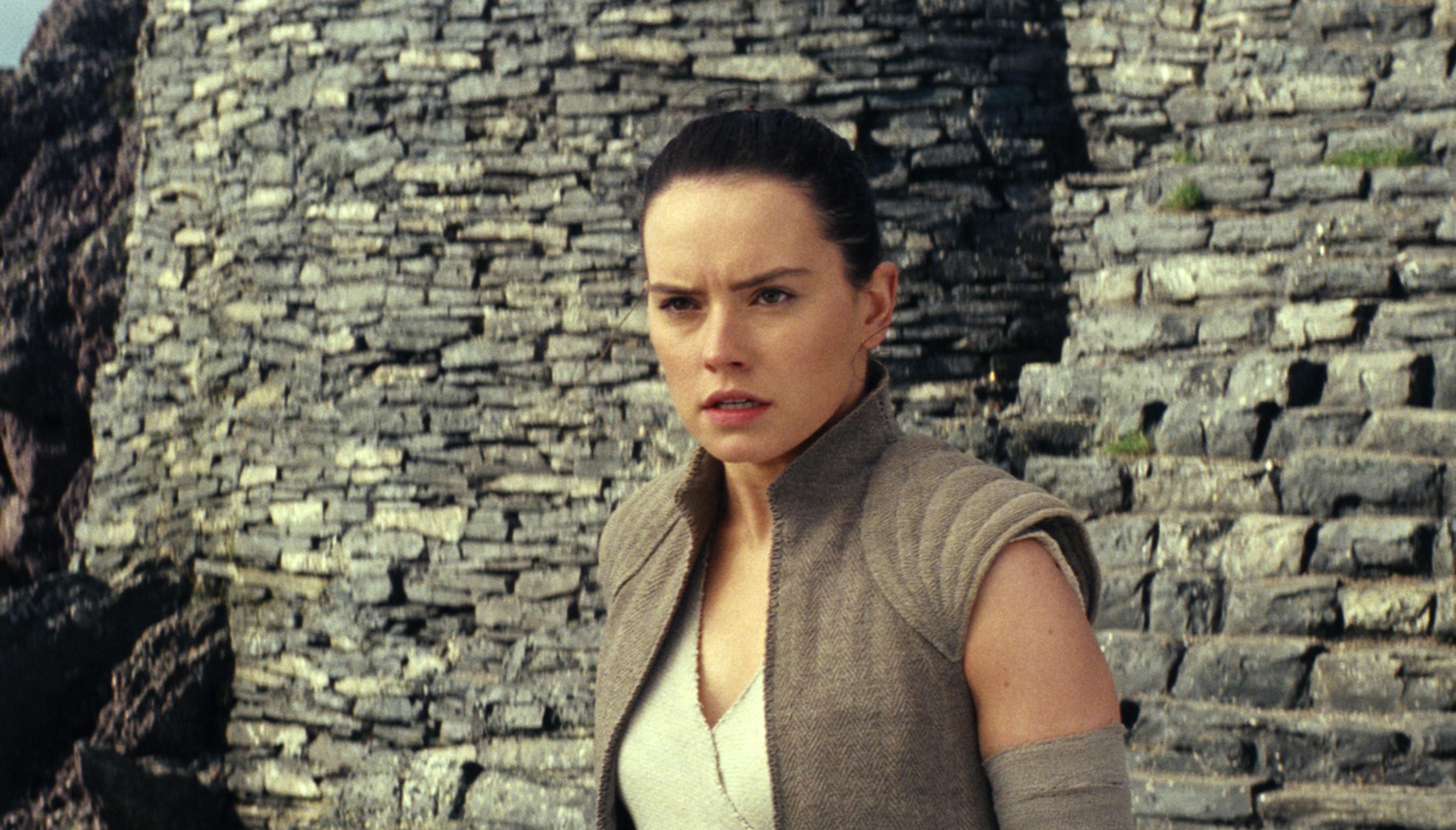 Laden Sie das Filme, Krieg Der Sterne, Daisy Ridley, Rei (Star Wars), Star Wars: Die Letzten Jedi-Bild kostenlos auf Ihren PC-Desktop herunter