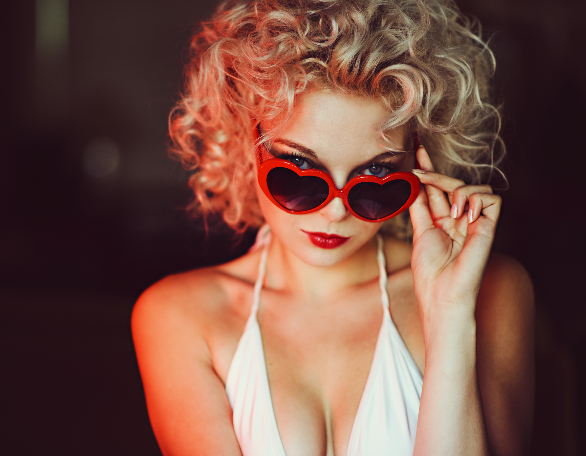 Download mobile wallpaper Blonde, Face, Sunglasses, Model, Women, Blue Eyes, Lipstick for free.