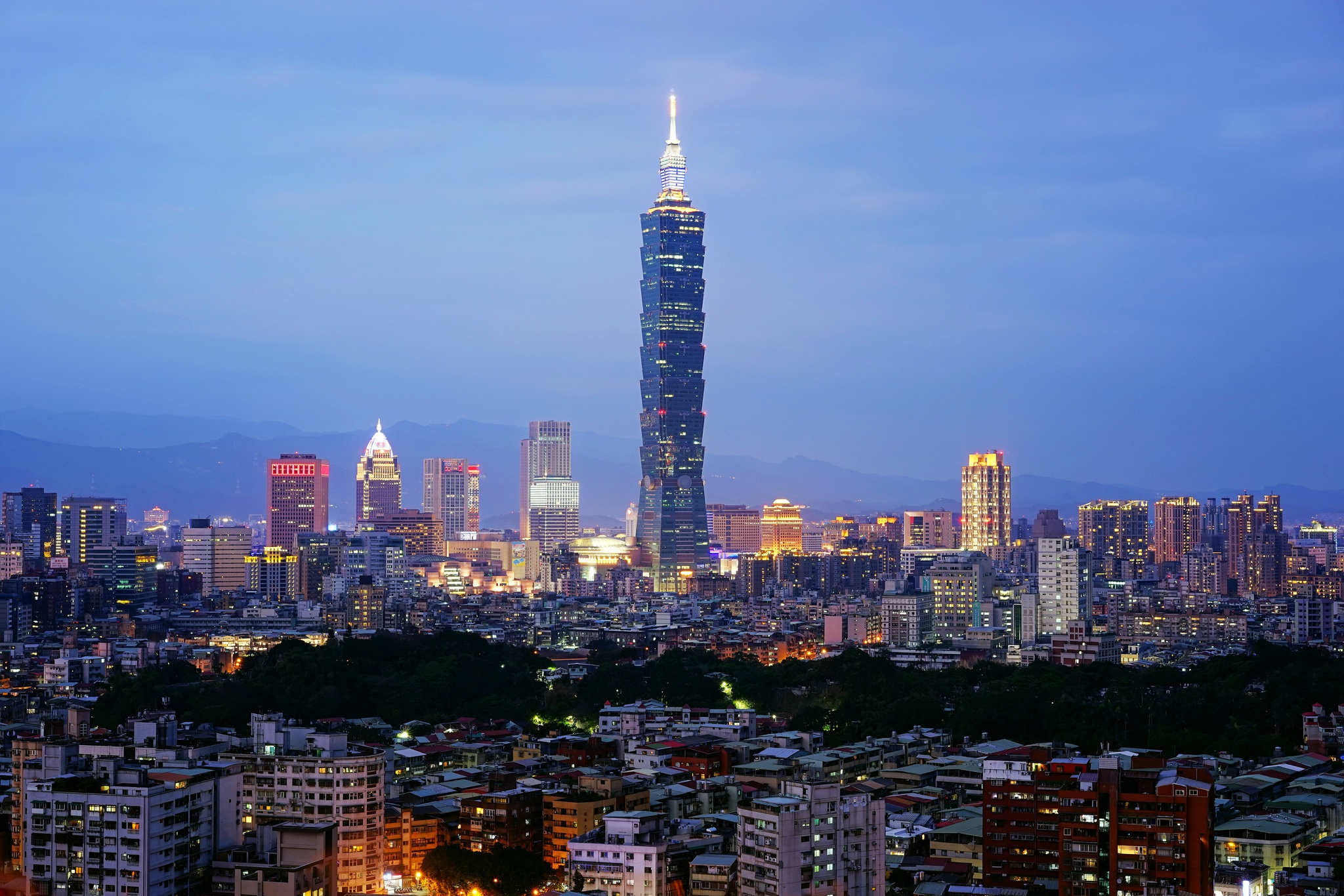 Handy-Wallpaper Wolkenkratzer, Gebäude, Stadtbild, Taiwan, Taipeh, Menschengemacht, Großstadt, Taipei 101 kostenlos herunterladen.