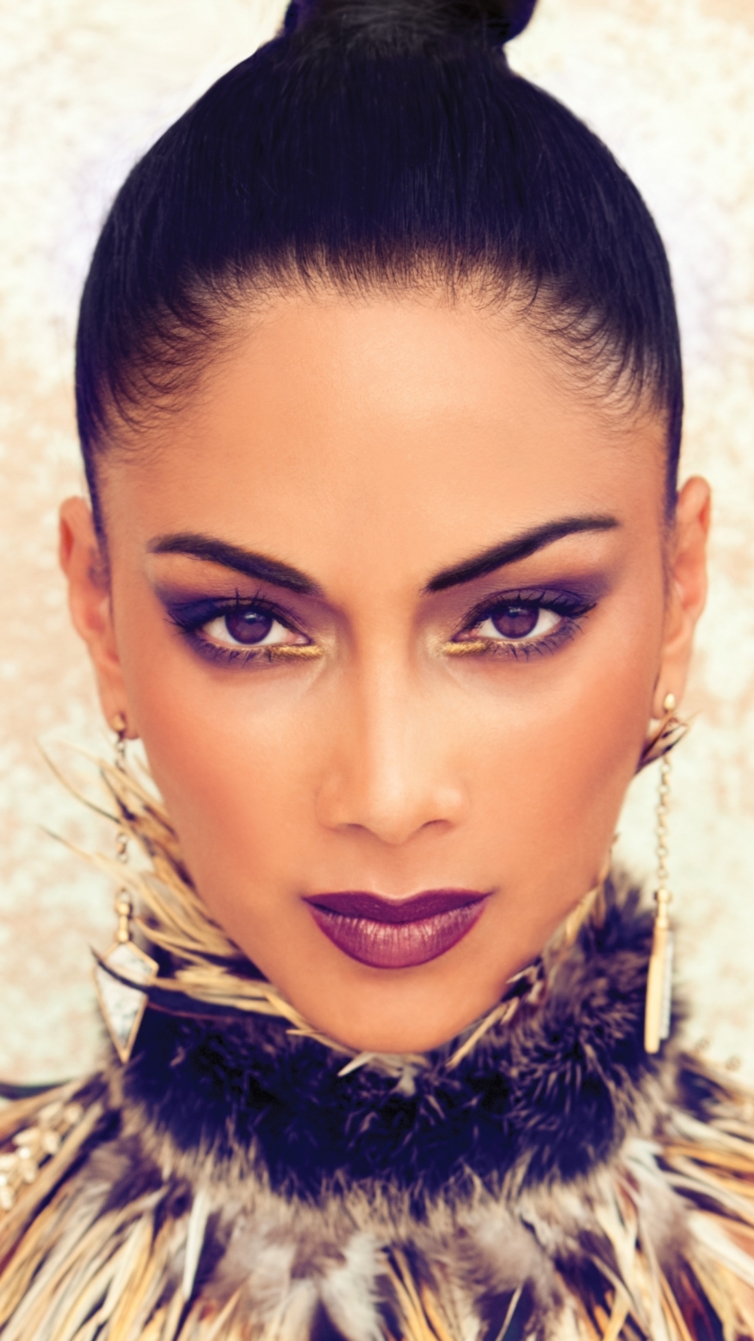 Download mobile wallpaper Music, Nicole Scherzinger, Singer, Face, Brunette, Earrings, American, Brown Eyes, Lipstick for free.