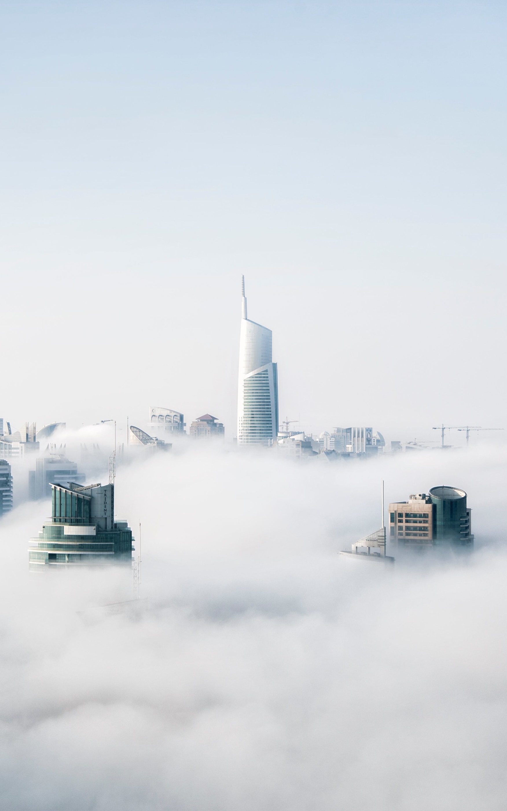 Laden Sie das Städte, Stadt, Wolkenkratzer, Gebäude, Nebel, Dubai, Menschengemacht, Großstadt-Bild kostenlos auf Ihren PC-Desktop herunter