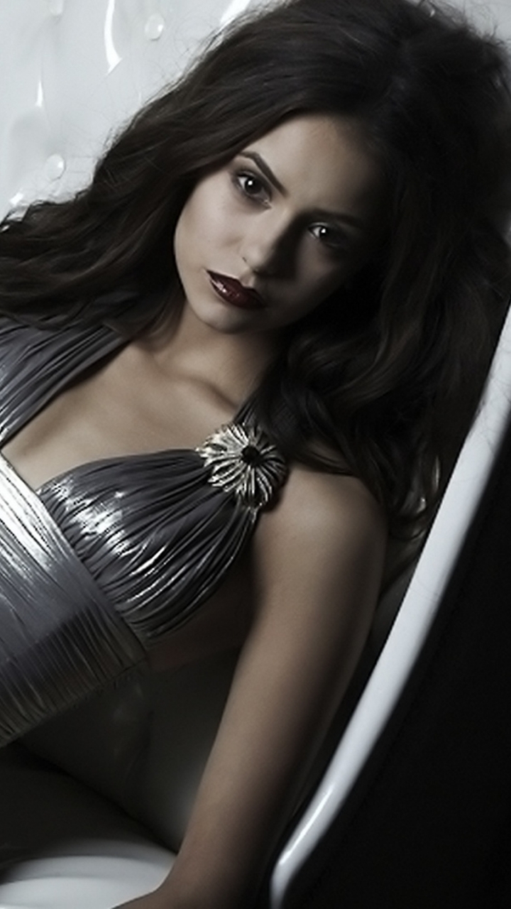 Download mobile wallpaper Model, Celebrity, Actress, Nina Dobrev for free.