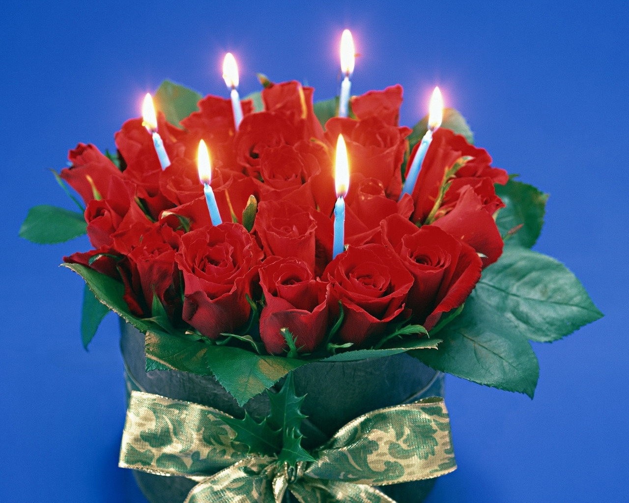 Téléchargez des papiers peints mobile Roses, Fêtes, Fleurs gratuitement.