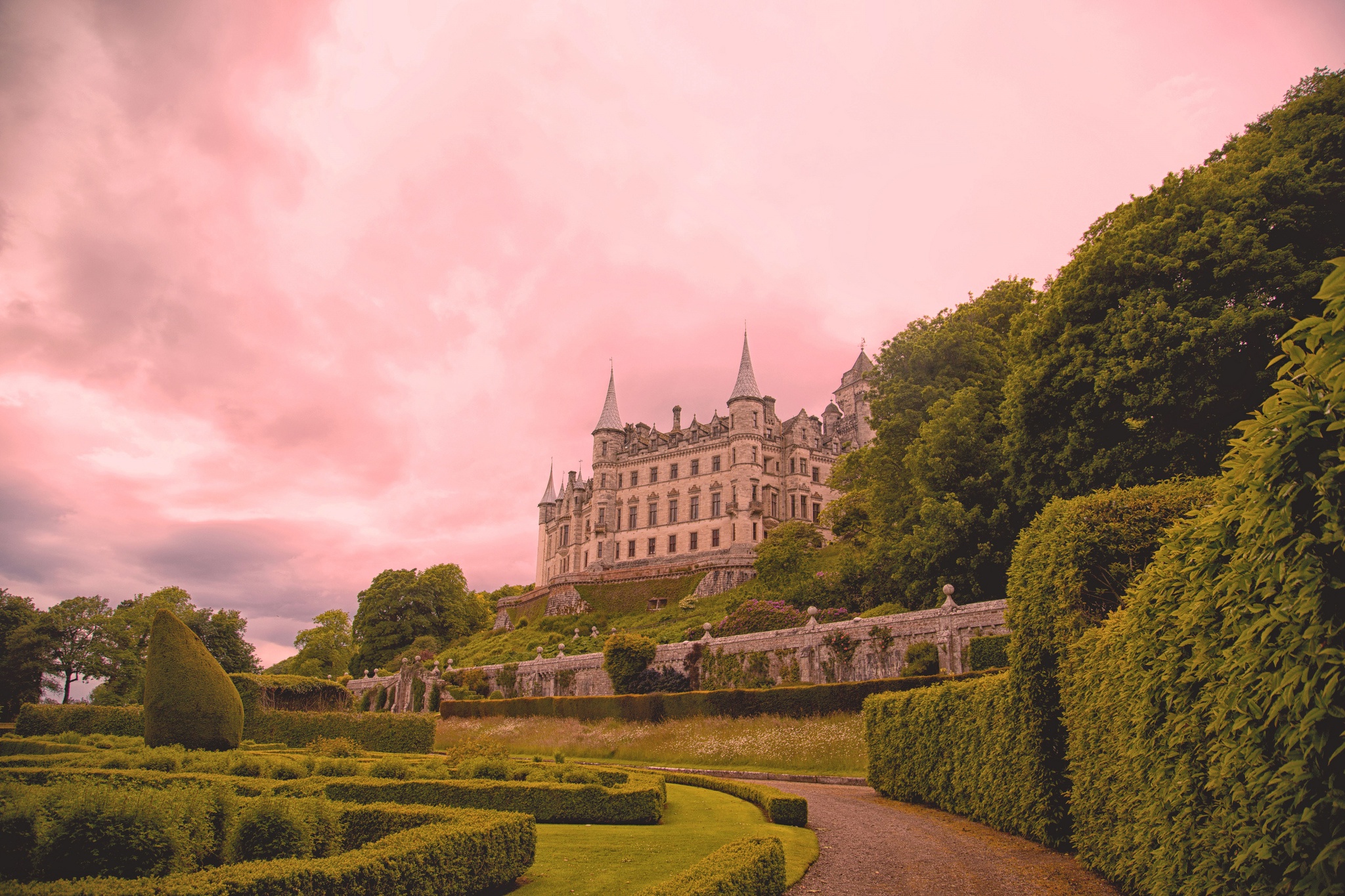 Download mobile wallpaper Castles, Building, Scotland, Garden, Man Made, Castle, Dunrobin Castle for free.