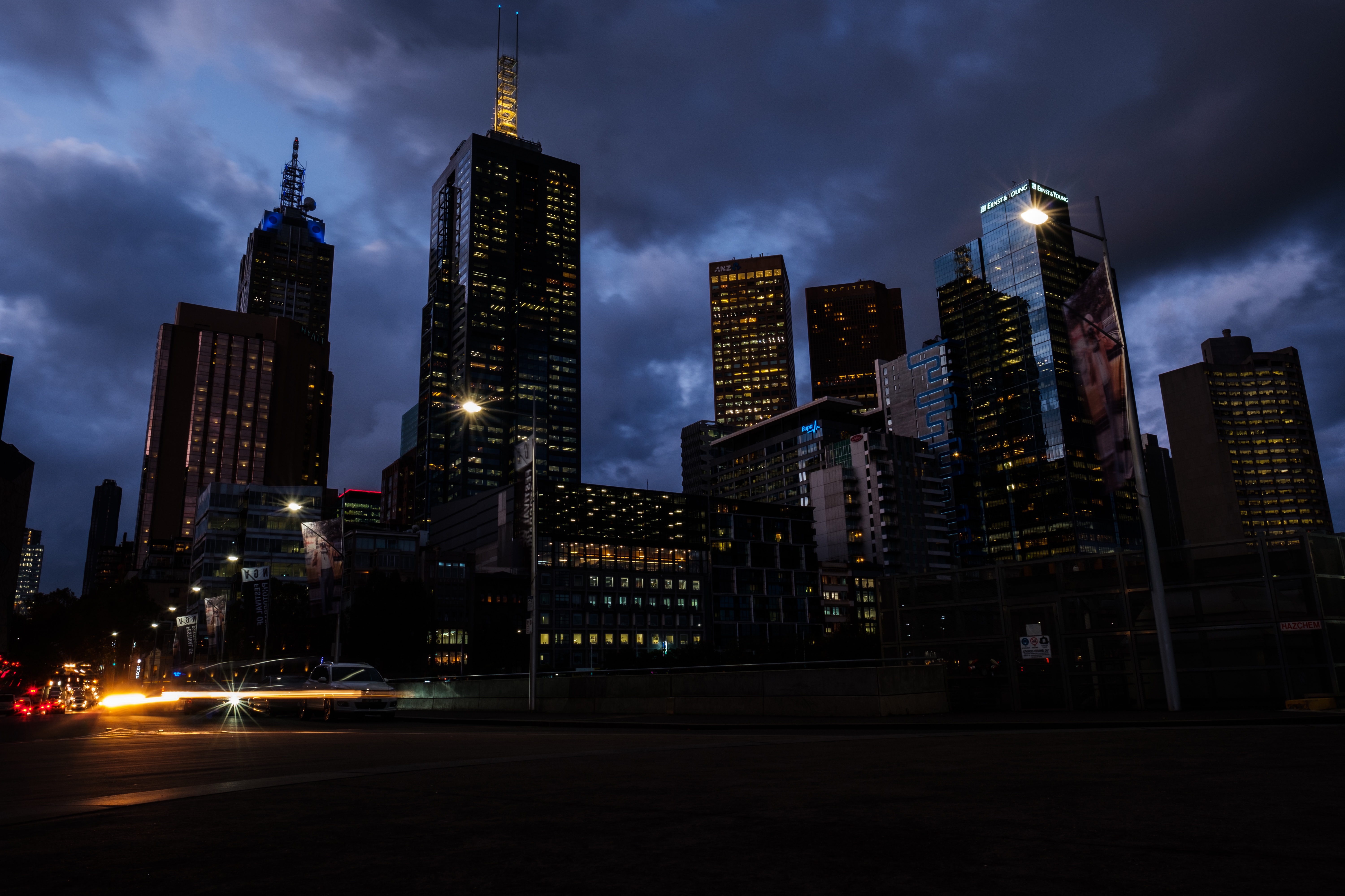 Baixe gratuitamente a imagem Cidades, Noite, Arranha Céus, Austrália, Melbourne na área de trabalho do seu PC