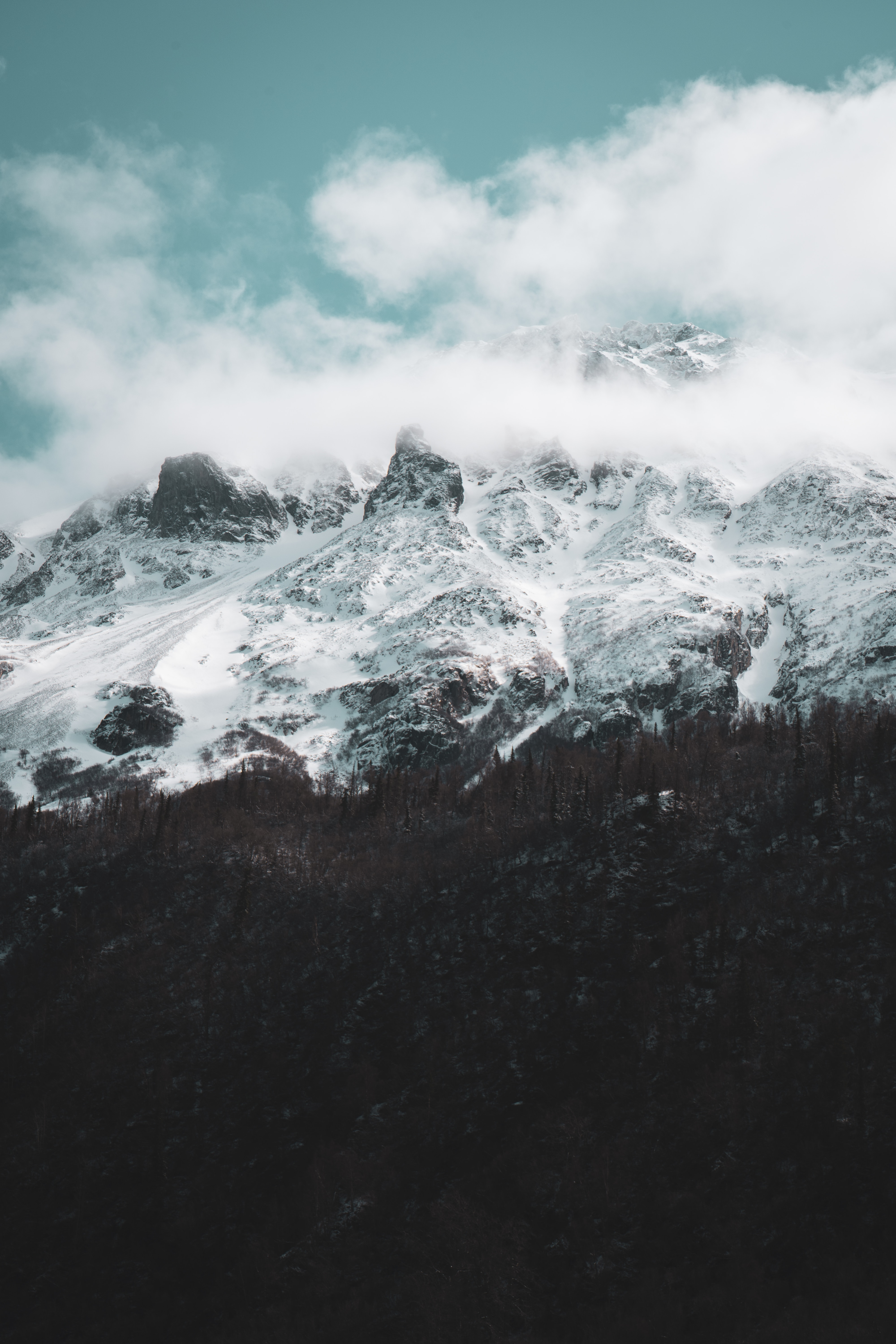 105878 télécharger l'image paysage, nature, montagnes, nuages, neige, couvert de neige, snowbound - fonds d'écran et économiseurs d'écran gratuits