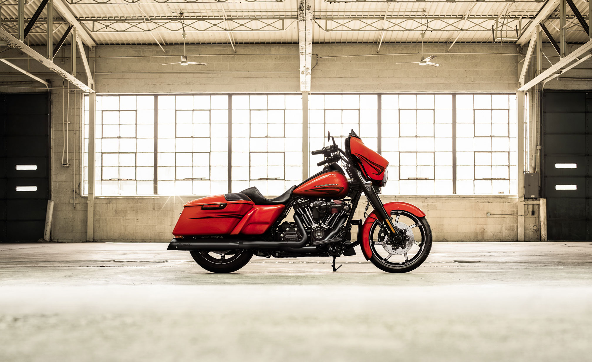 Laden Sie das Harley Davidson, Fahrzeuge, Harley Davidson Electra Glide Ultra Klassiker-Bild kostenlos auf Ihren PC-Desktop herunter