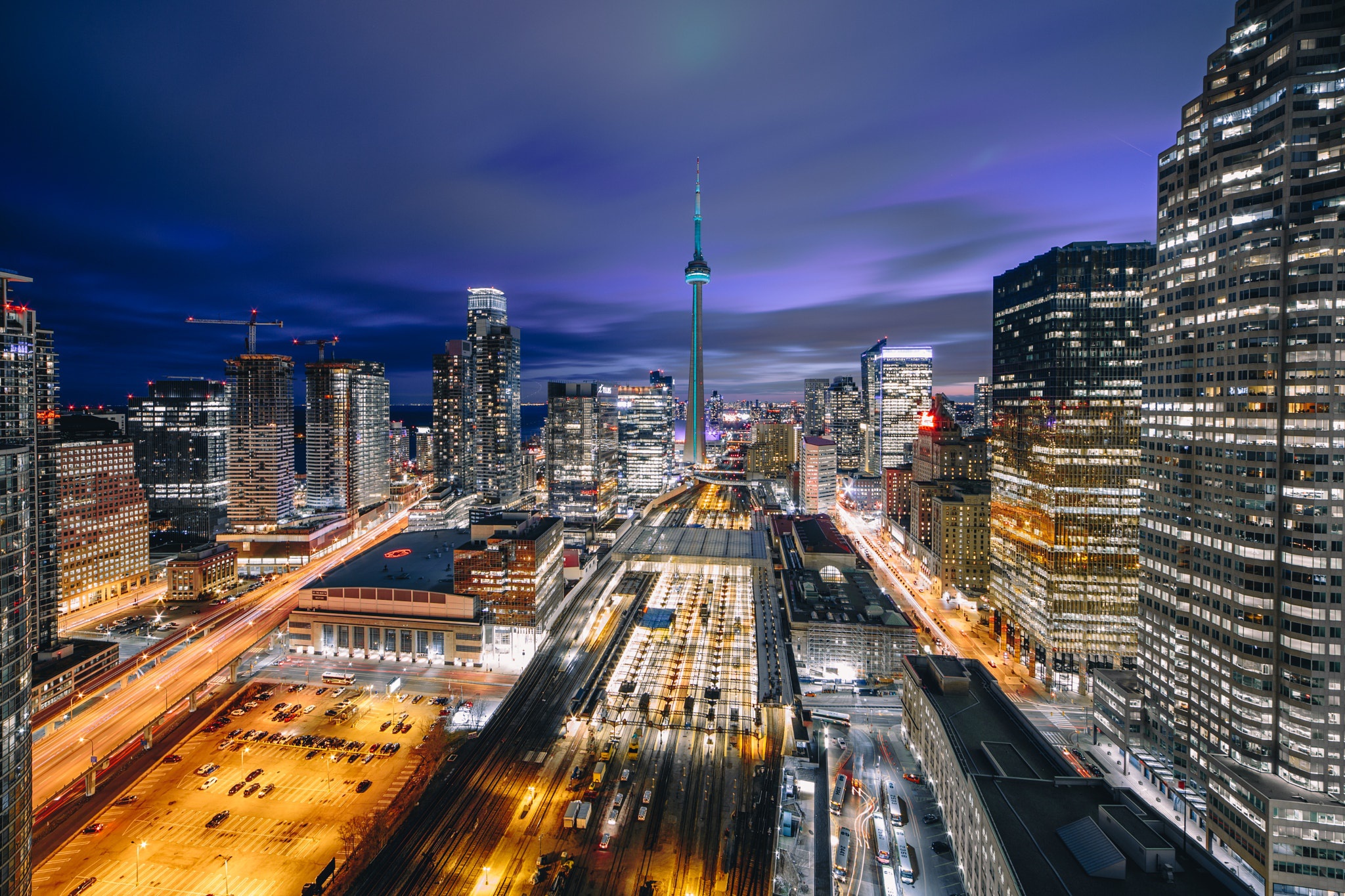 Laden Sie das Städte, Wolkenkratzer, Gebäude, Kanada, Toronto, Nacht, Menschengemacht, Großstadt-Bild kostenlos auf Ihren PC-Desktop herunter