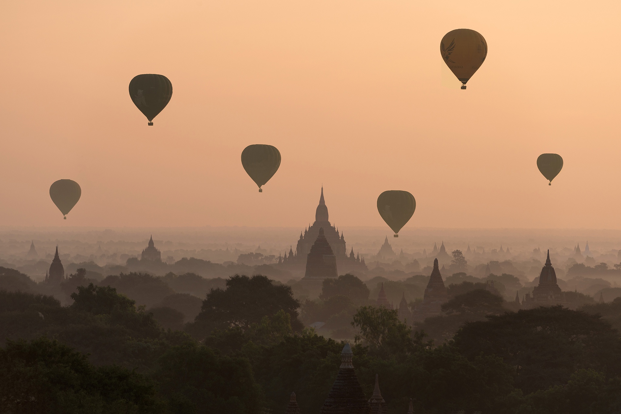 Free download wallpaper Landscape, Horizon, Fog, Vehicles, Hot Air Balloon, Bagan on your PC desktop