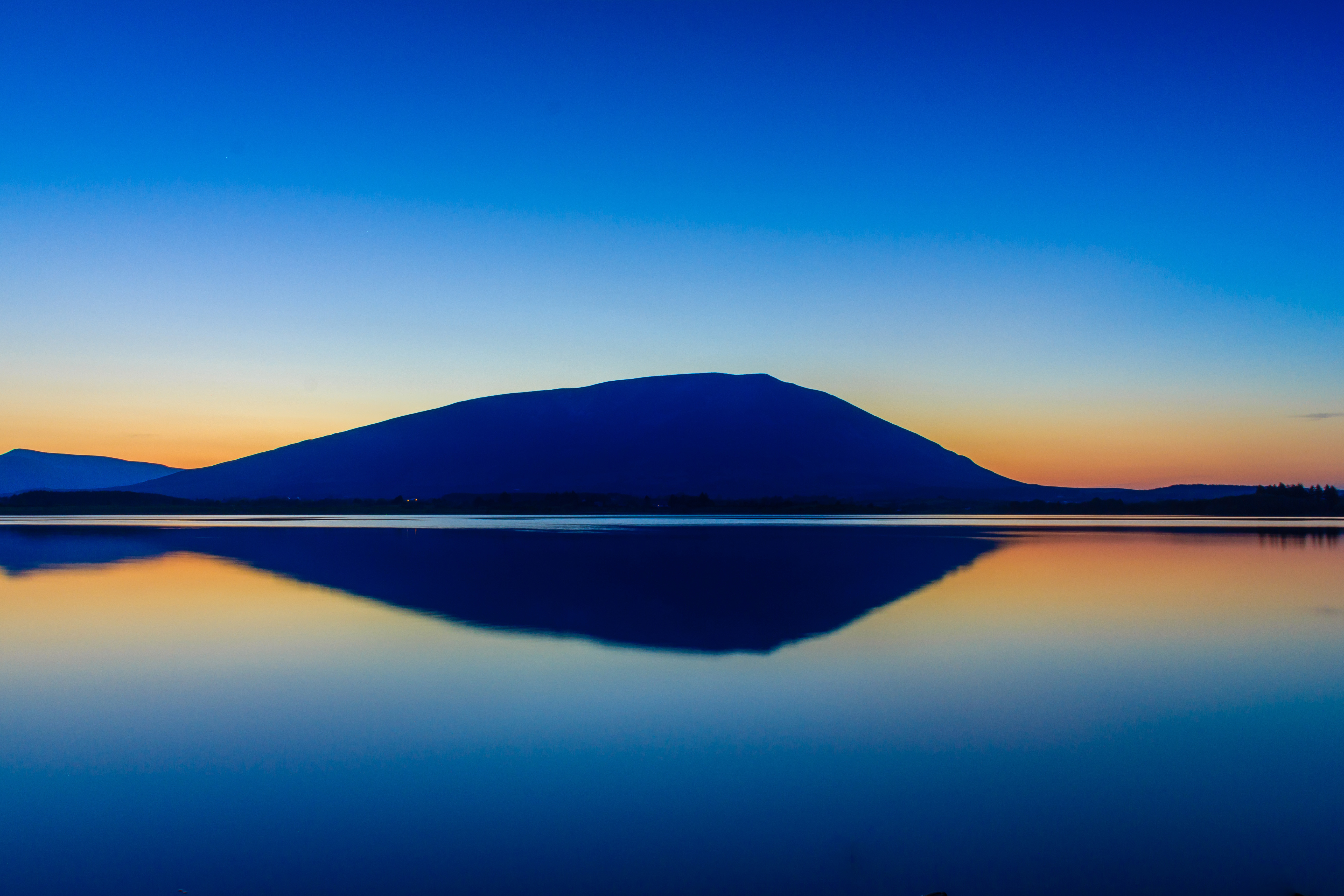 Descarga gratuita de fondo de pantalla para móvil de Naturaleza, Montaña, Lago, Tierra/naturaleza, Reflejo.