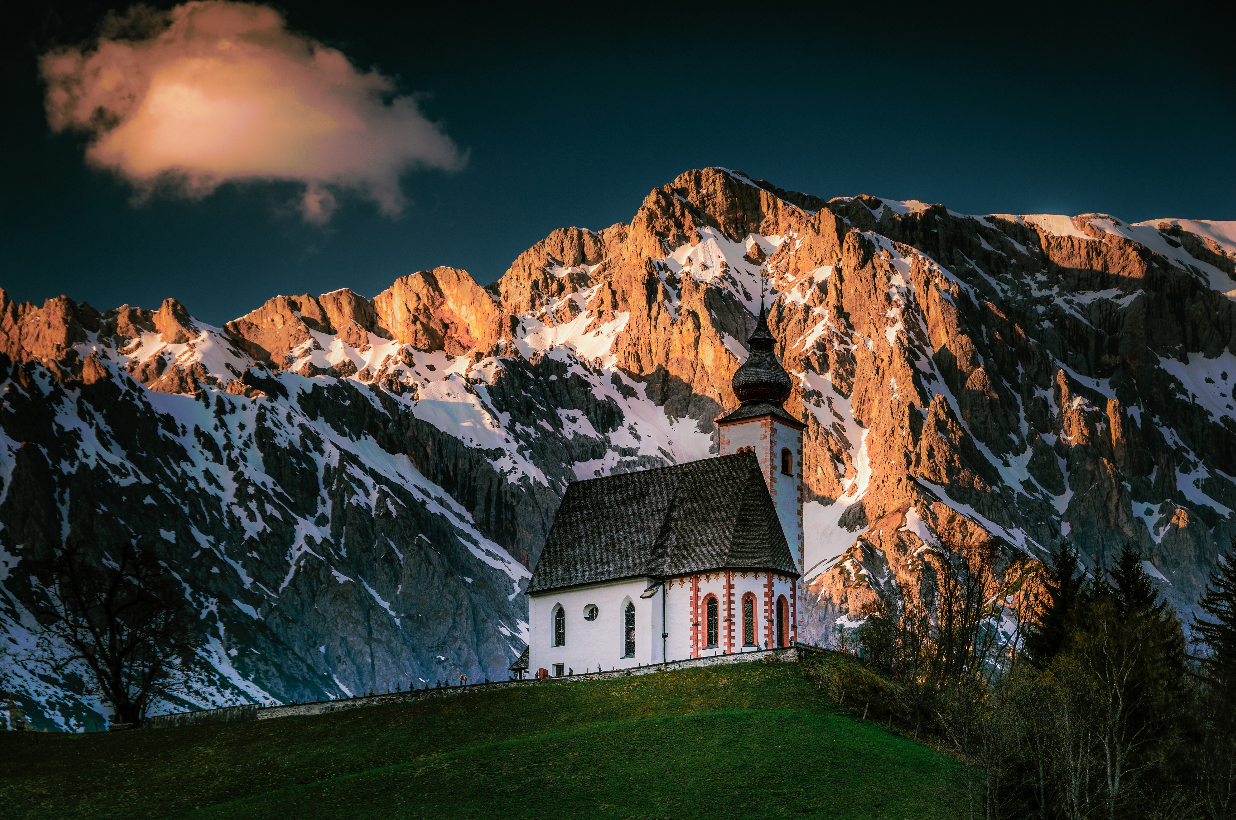 Скачать обои бесплатно Снег, Гора, Австрия, Альпы, Церковь, Церкви, Религиозные картинка на рабочий стол ПК