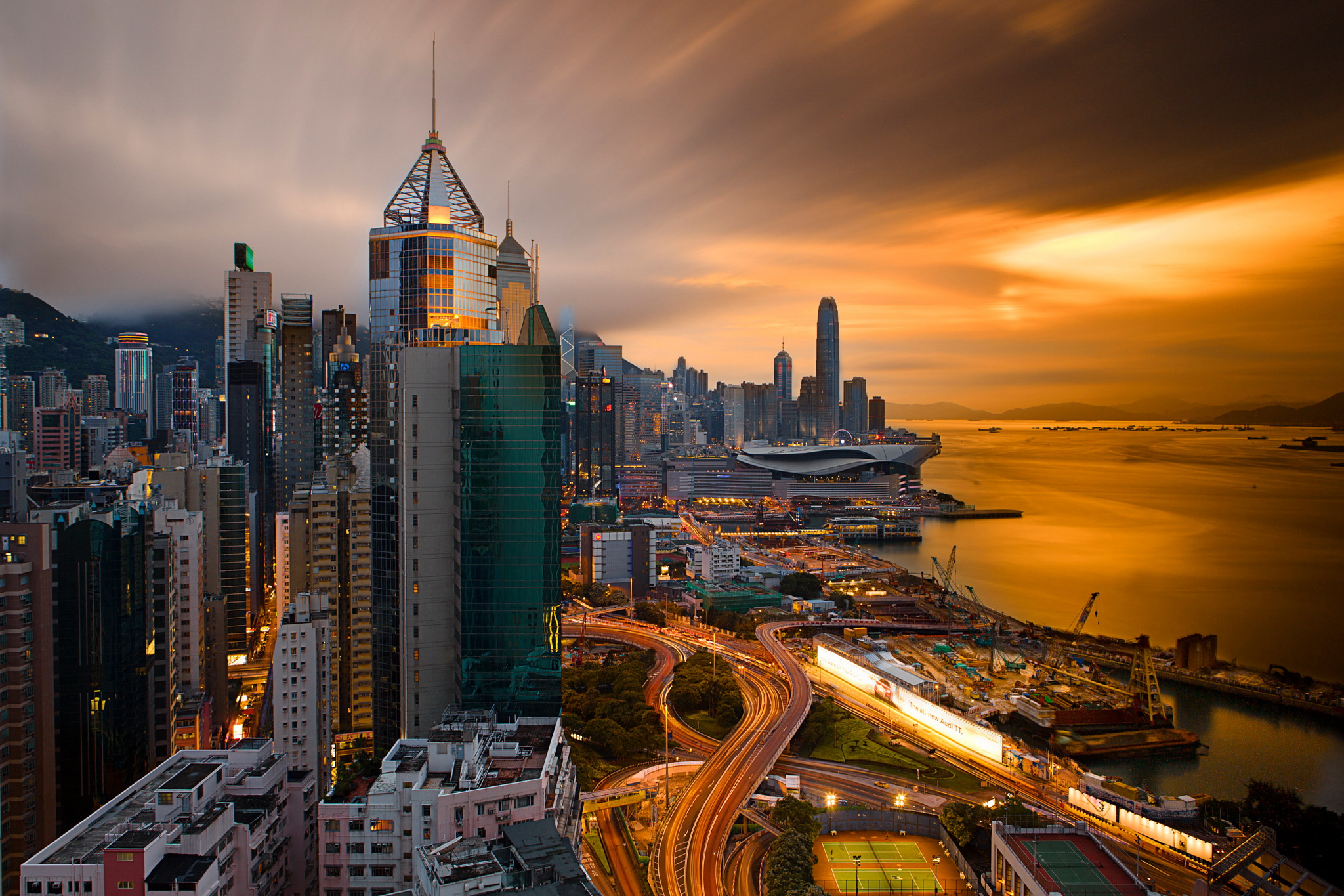 Скачать обои бесплатно Архитектура, Город, Гонконг, Строительство, Легкий, Сделано Человеком, Закат Солнца картинка на рабочий стол ПК