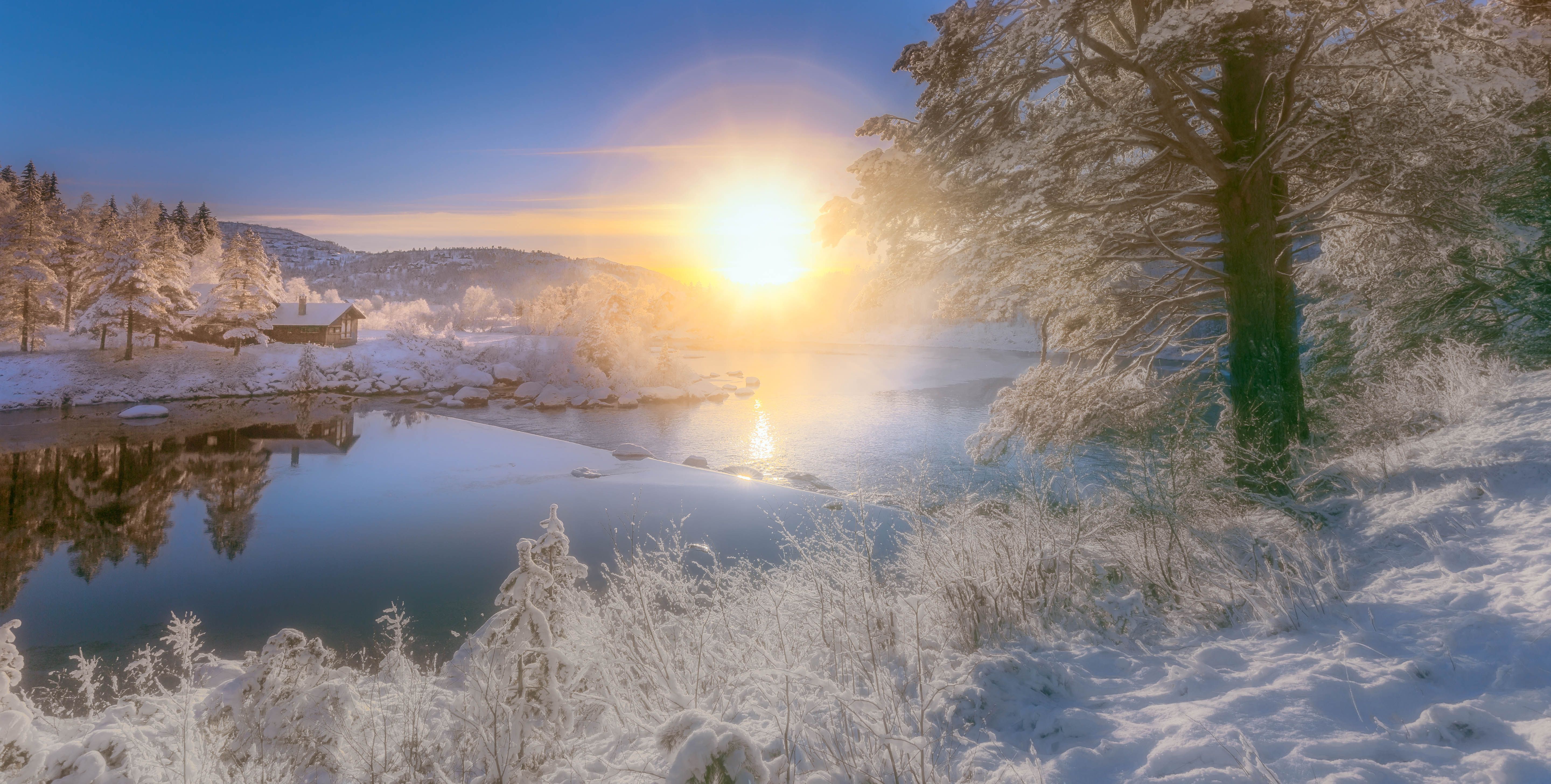 Laden Sie das Landschaft, Winter, Wasser, Schnee, Baum, Fluss, Hütte, Fotografie, Sonne, Spiegelung-Bild kostenlos auf Ihren PC-Desktop herunter