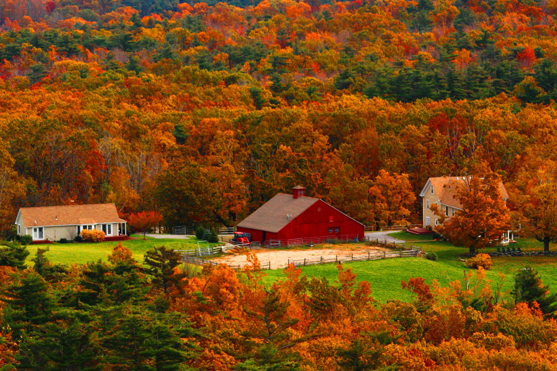 780158 скачать картинку осень, сделано человеком, сарай, страна, лес, дом, дерево - обои и заставки бесплатно