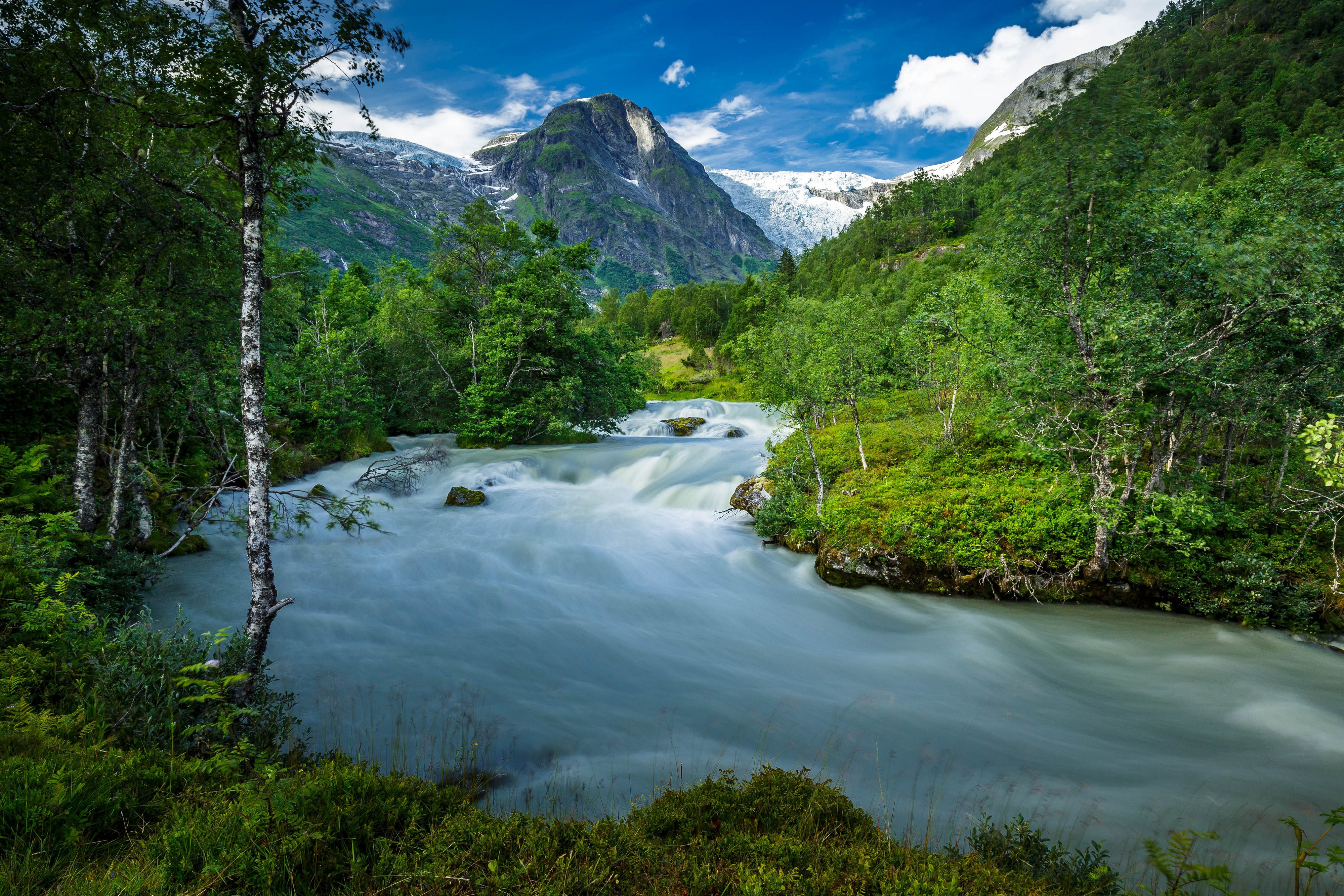 779604 descargar imagen tierra/naturaleza, rio, montaña, naturaleza, noruego, árbol: fondos de pantalla y protectores de pantalla gratis