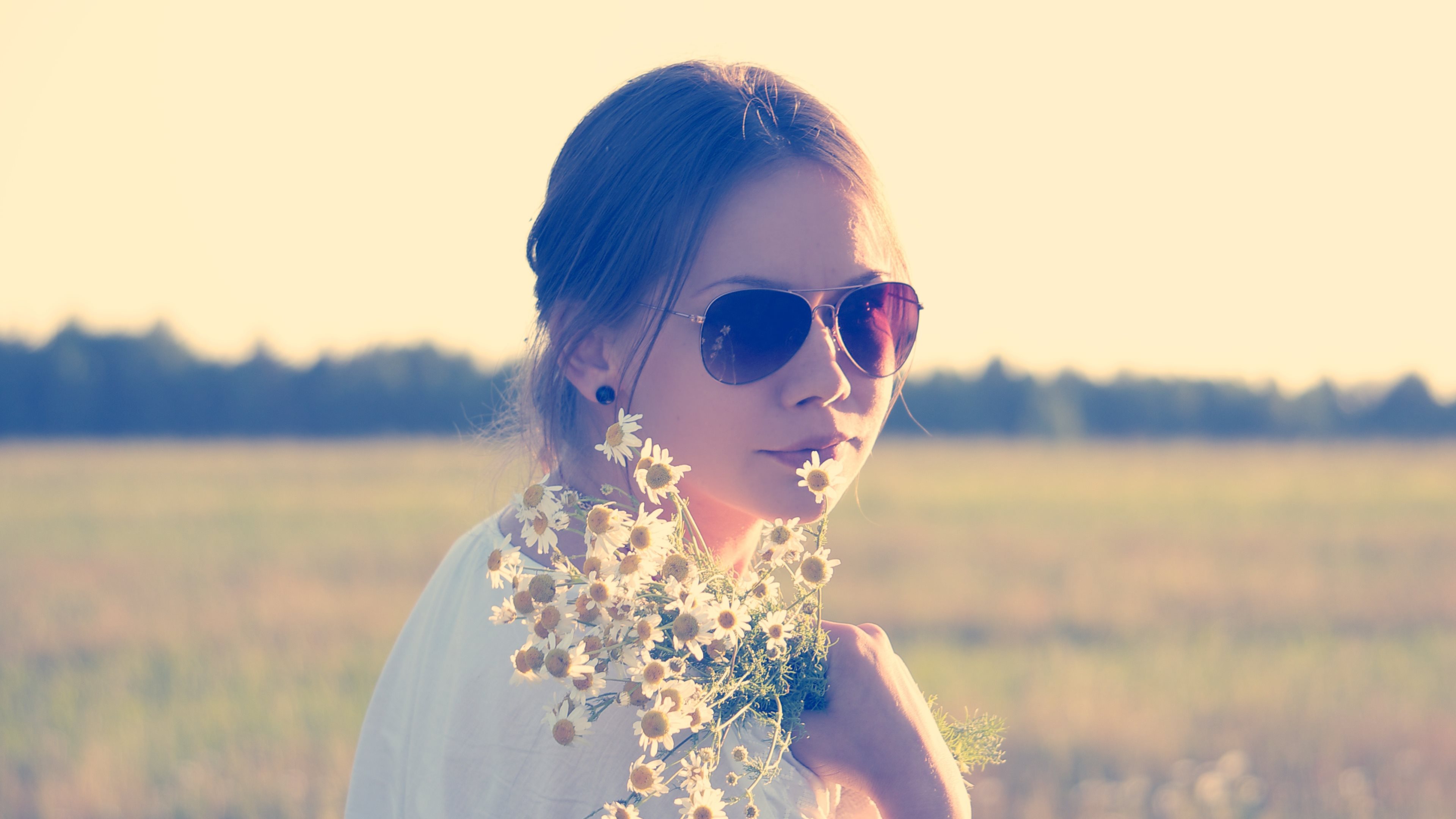 Baixar papel de parede para celular de Oculos Escuros, Mulheres, Ânimo gratuito.