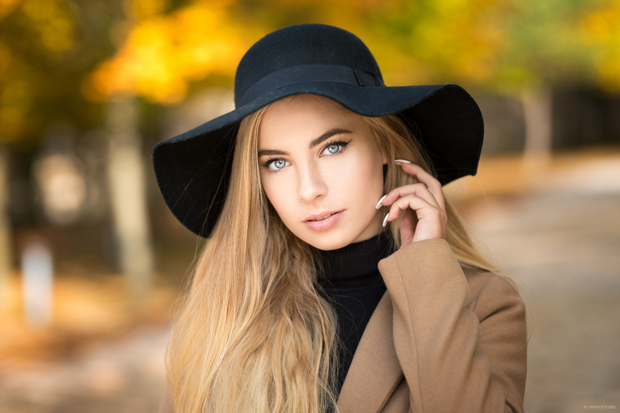 Download mobile wallpaper Blonde, Hat, Model, Women, Blue Eyes, Depth Of Field for free.