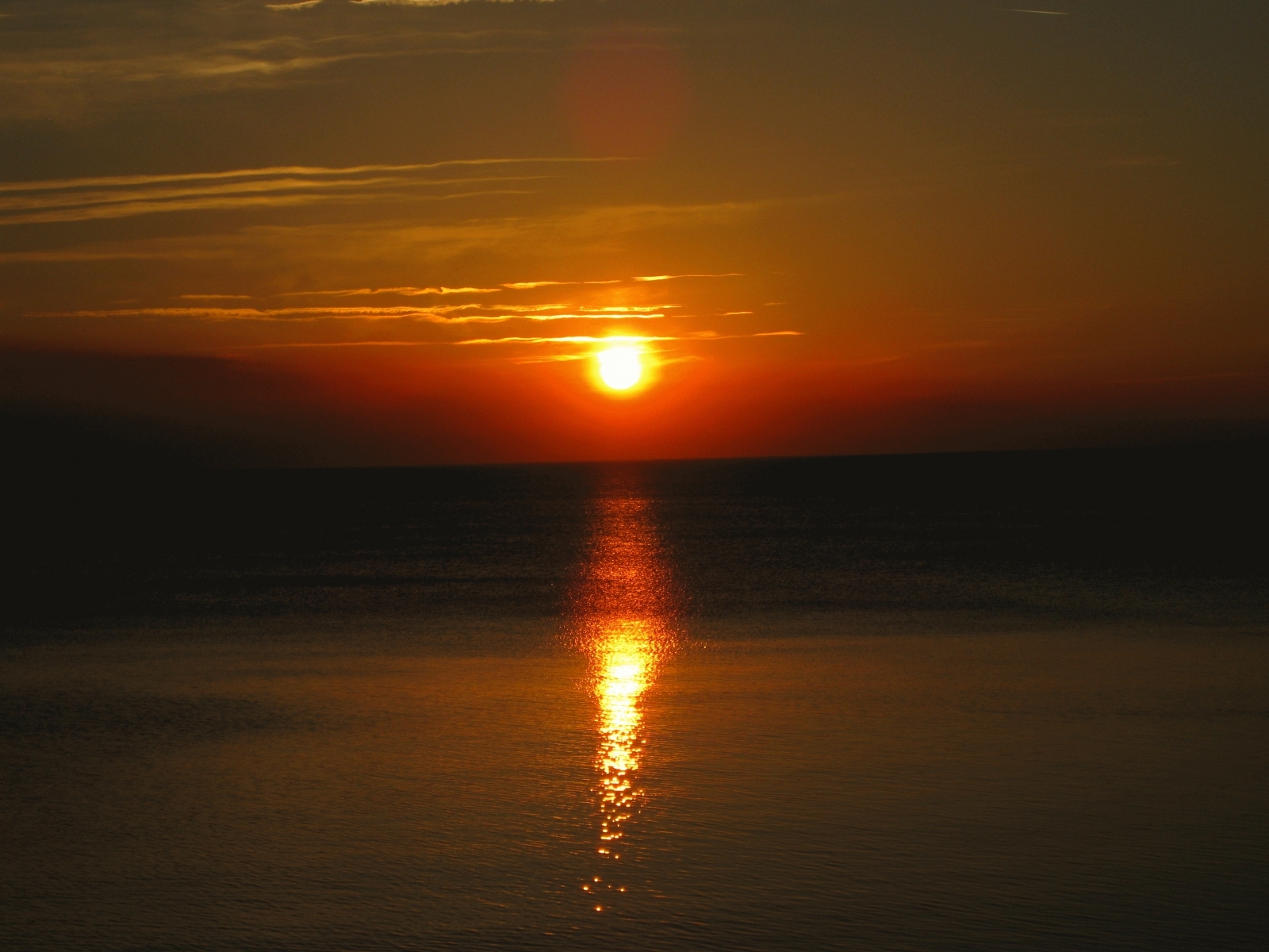 Free download wallpaper Sunset, Sun, Sea, Landscape on your PC desktop