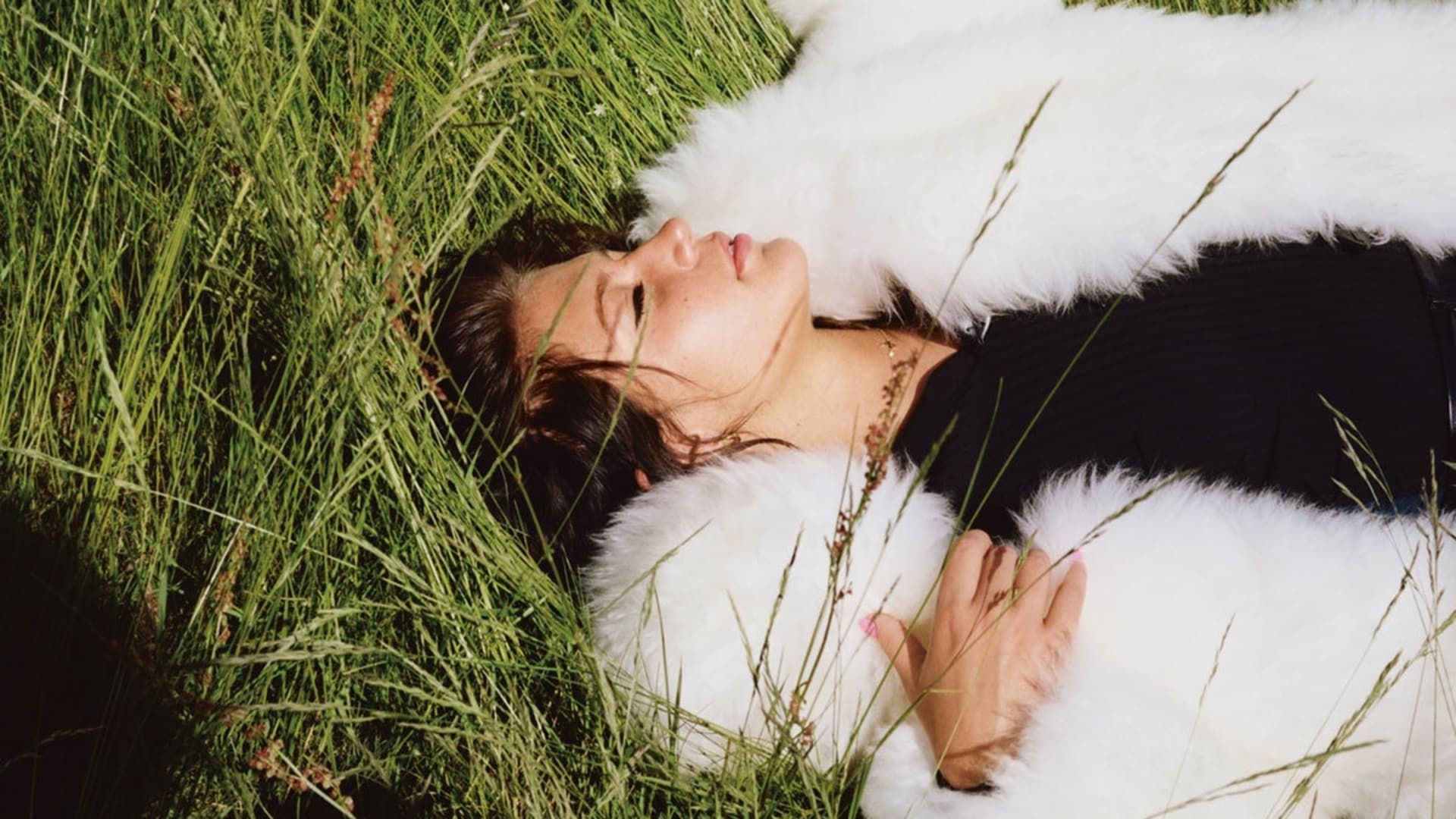 adele exarchopoulos, celebrity, actress, lying down