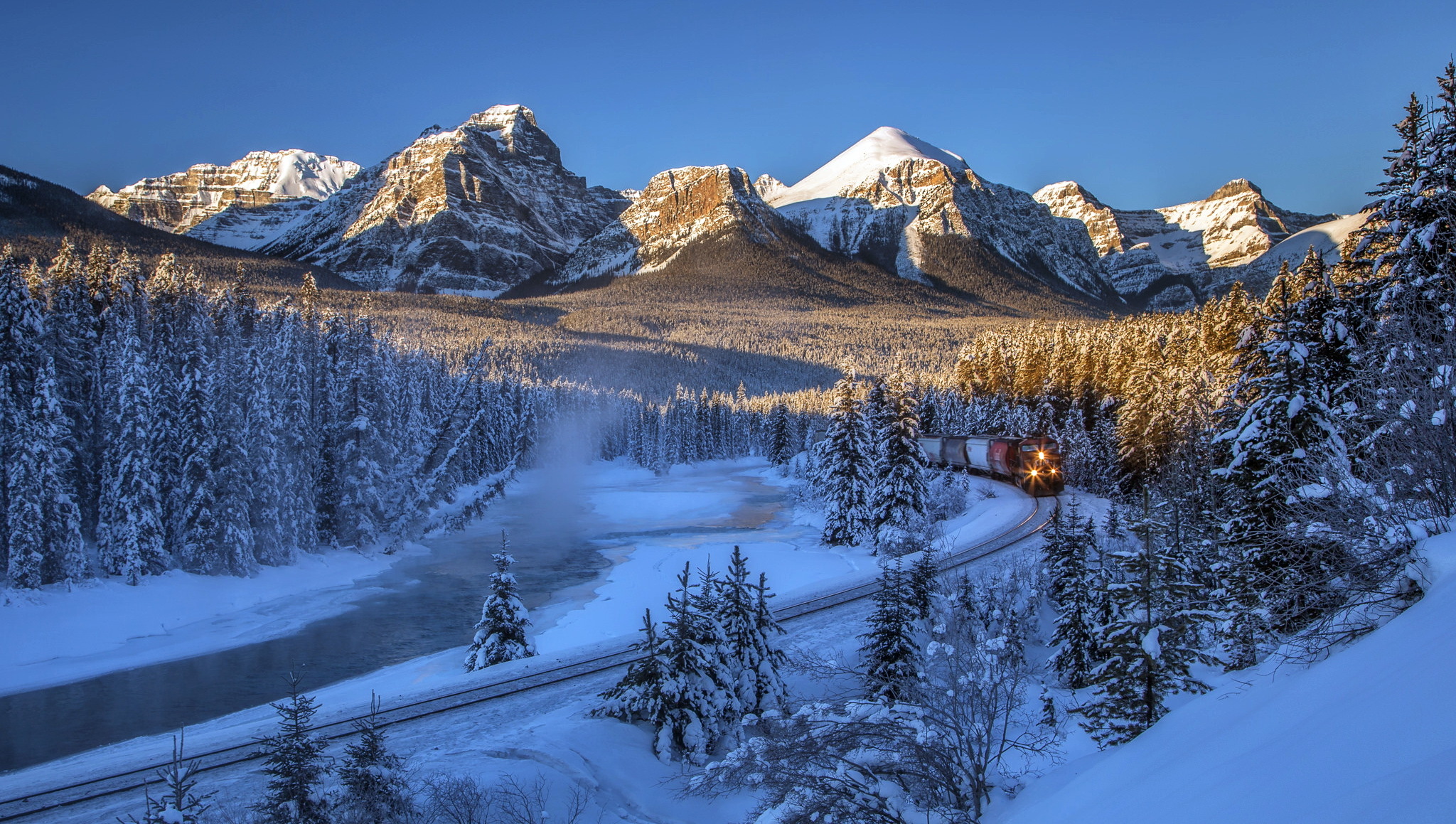 Laden Sie das Landschaft, Winter, Schnee, Wald, Gebirge, Zug, Fahrzeuge-Bild kostenlos auf Ihren PC-Desktop herunter