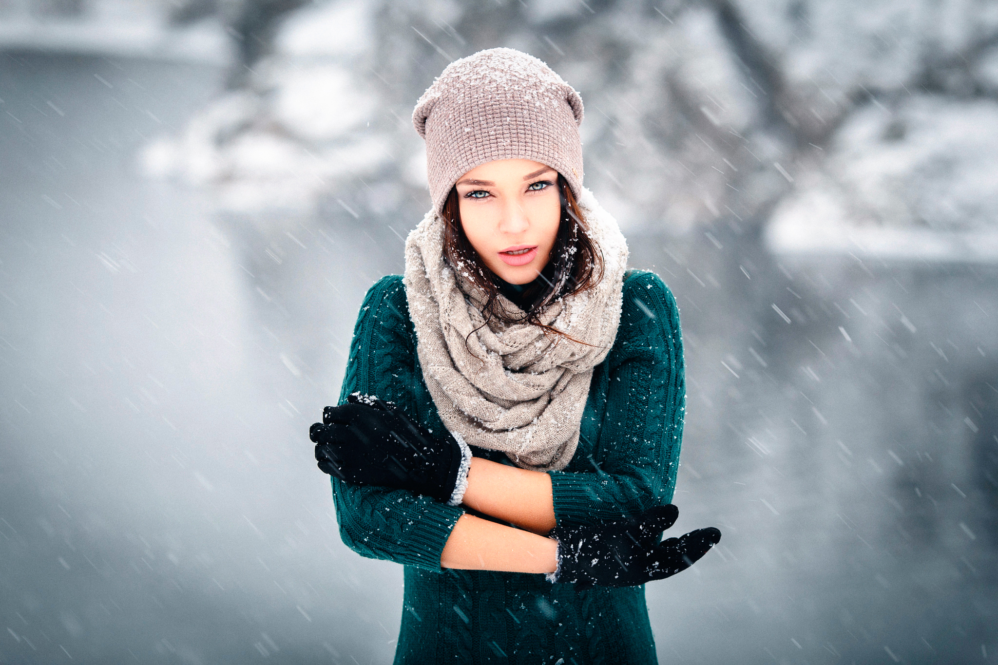 Download mobile wallpaper Winter, Hat, Glove, Brunette, Model, Women, Snowfall, Scarf, Angelina Petrova for free.
