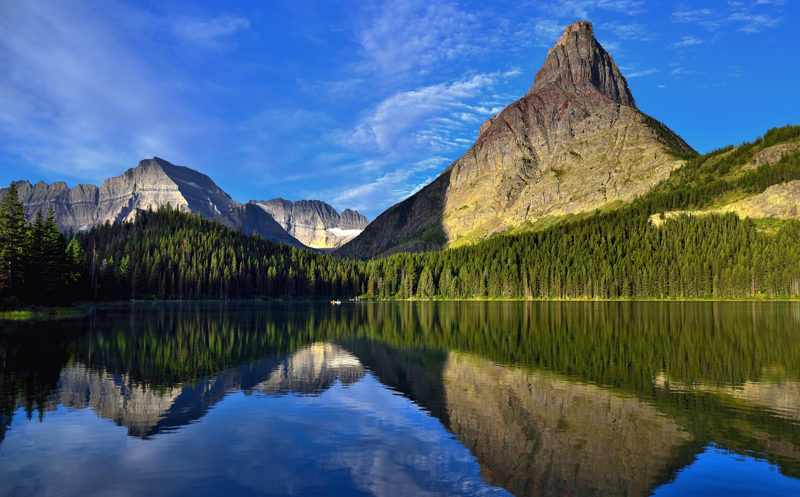 Скачать картинку Природа, Гора, Озеро, Отражение, Земля/природа, Вершина Горы в телефон бесплатно.