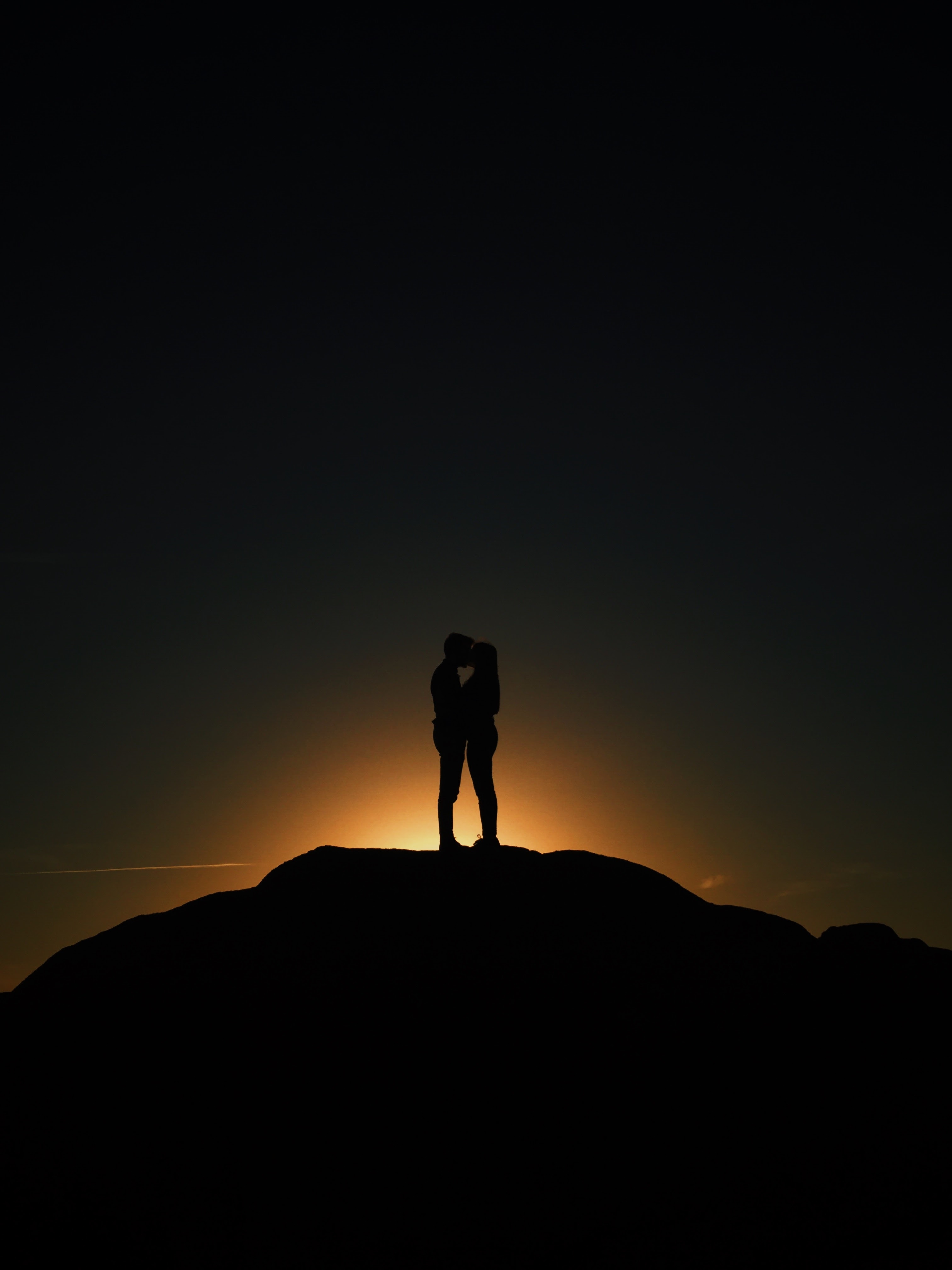 couple, pair, dark, love, kiss, night, silhouettes 4K