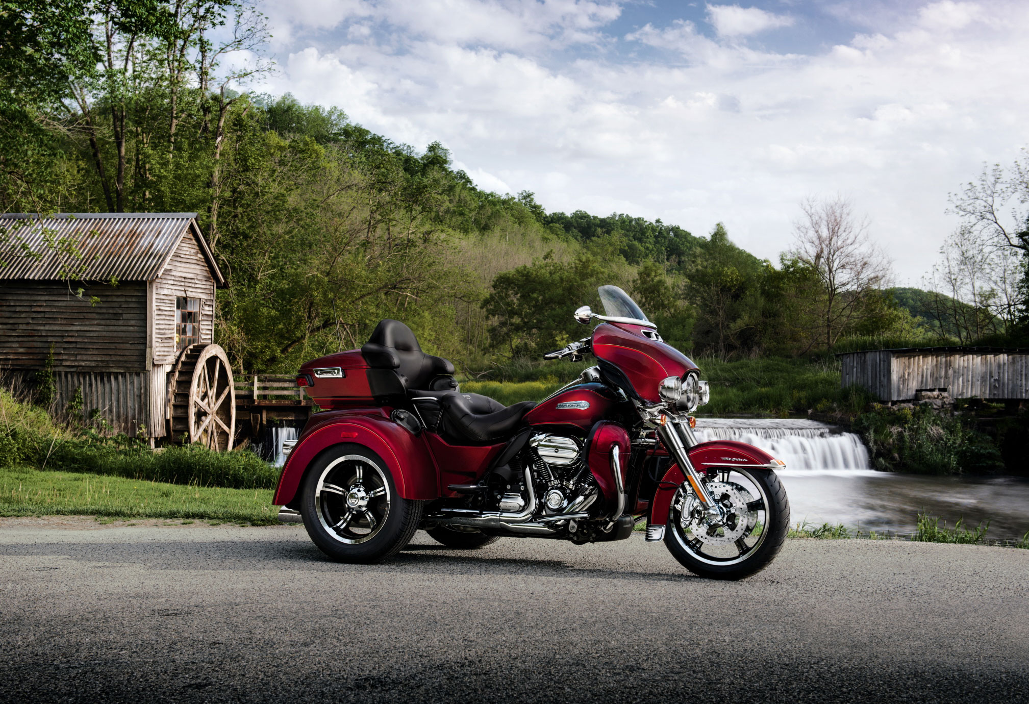 Laden Sie Harley Davidson Tri Glide Ultra HD-Desktop-Hintergründe herunter