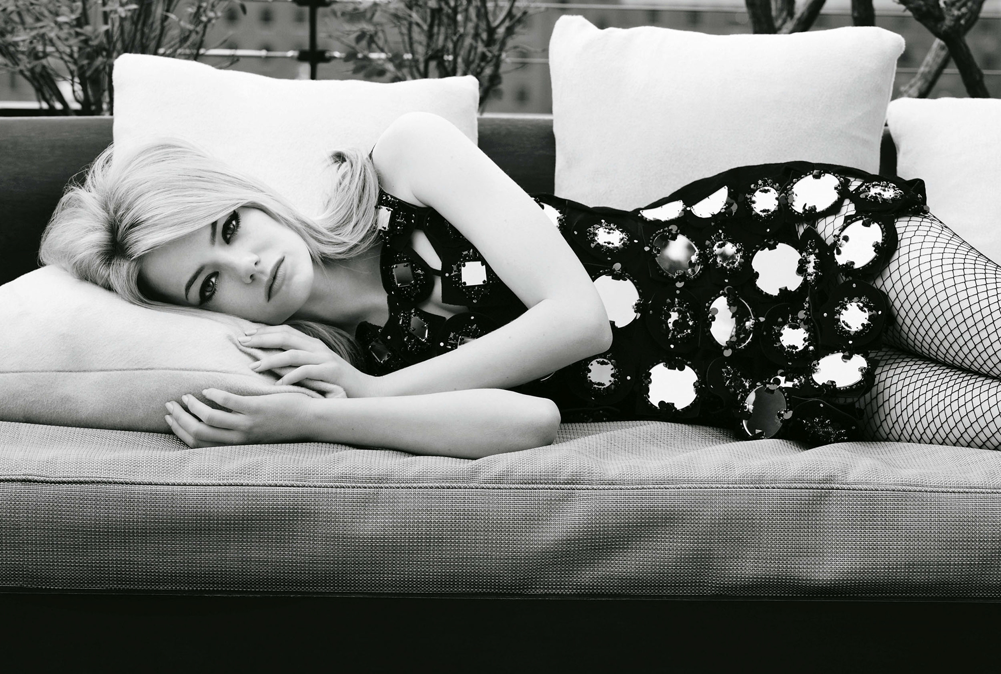 Download mobile wallpaper Emma Stone, Monochrome, Dress, American, Celebrity, Black & White, Actress, Lying Down for free.