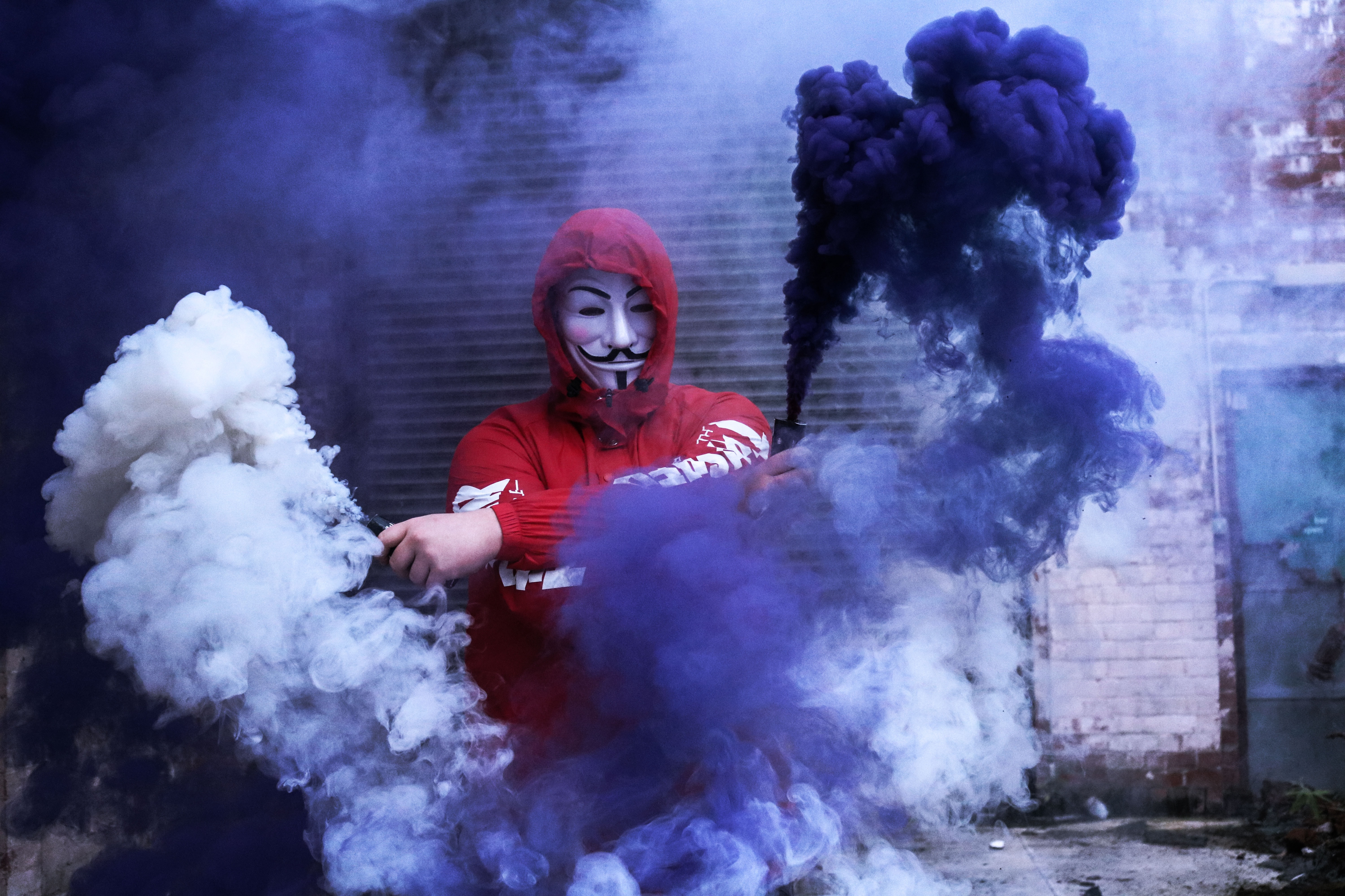 wallpapers anonymous, coloured smoke, mask, miscellanea, miscellaneous, colored smoke