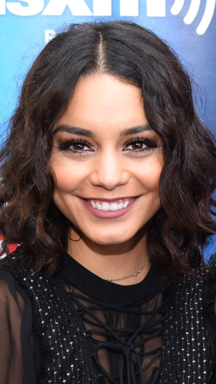 Download mobile wallpaper Smile, Brunette, Celebrity, Brown Eyes, Vanessa Hudgens, Actress for free.